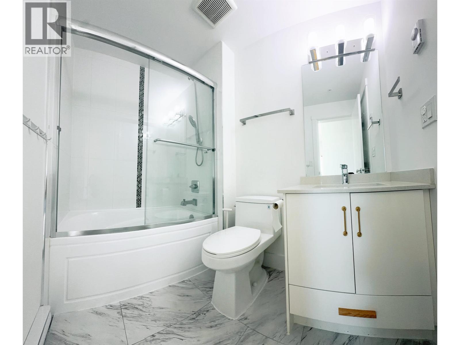 303 22577 Royal Crescent Property Photo 7