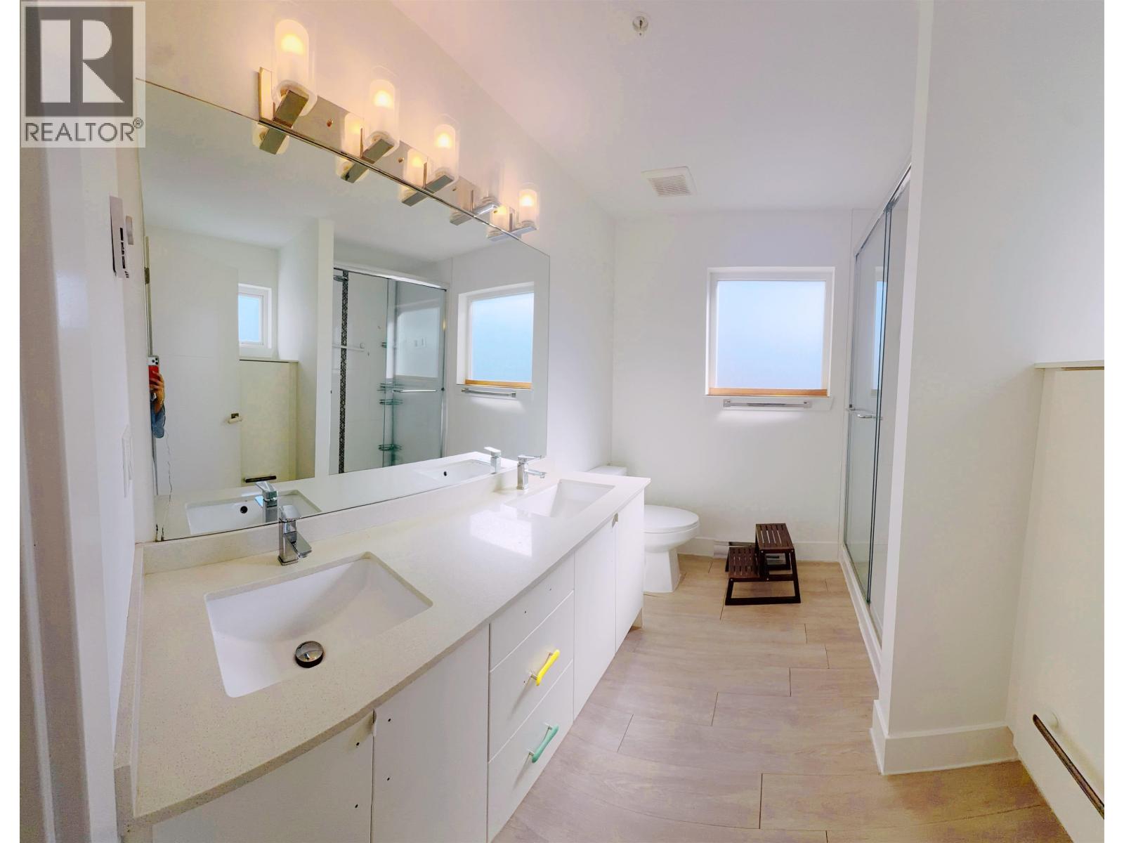 303 22577 Royal Crescent Property Photo 8