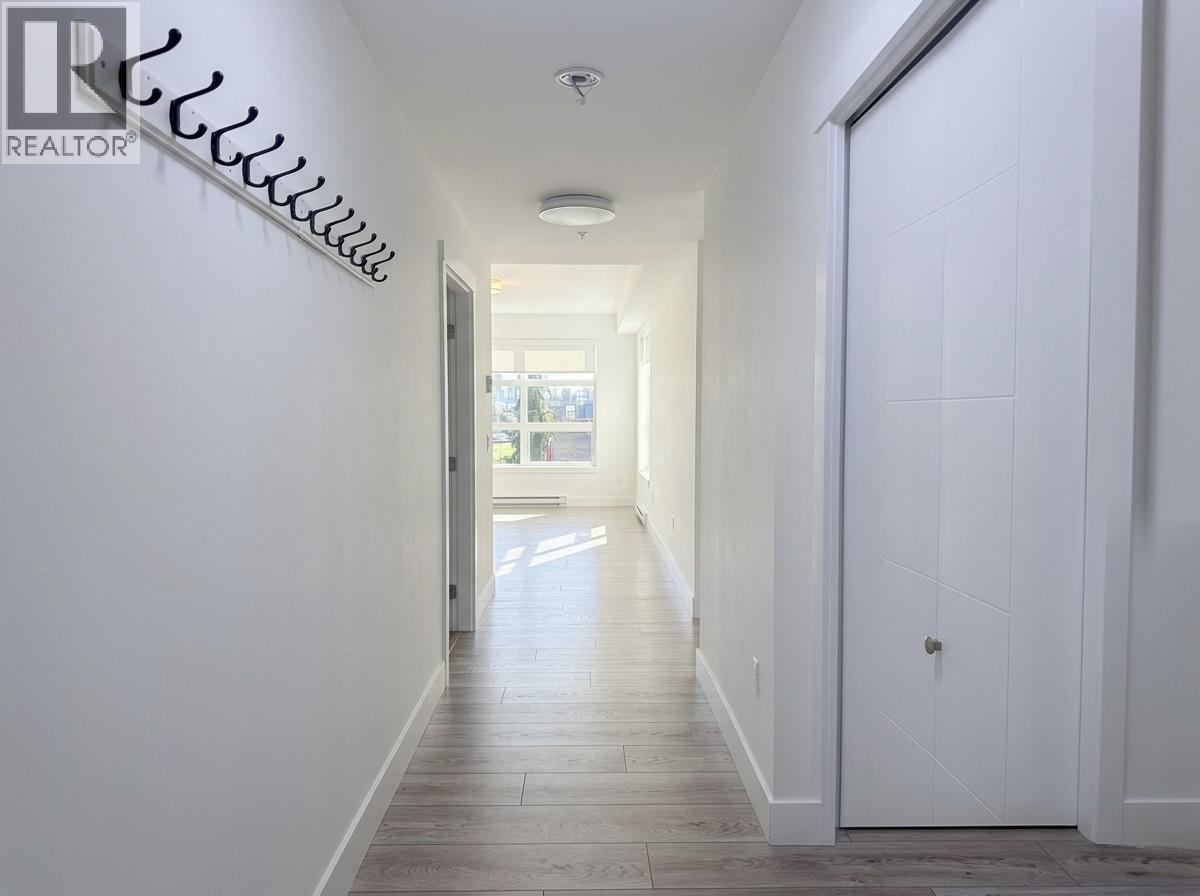 303 22577 Royal Crescent Property Photo 9