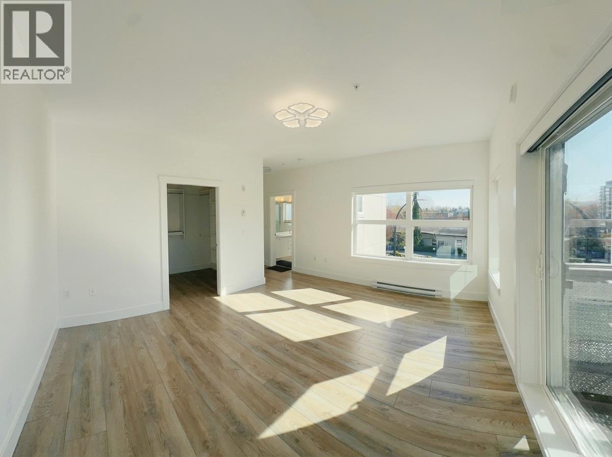 303 22577 Royal Crescent Property Photo 16