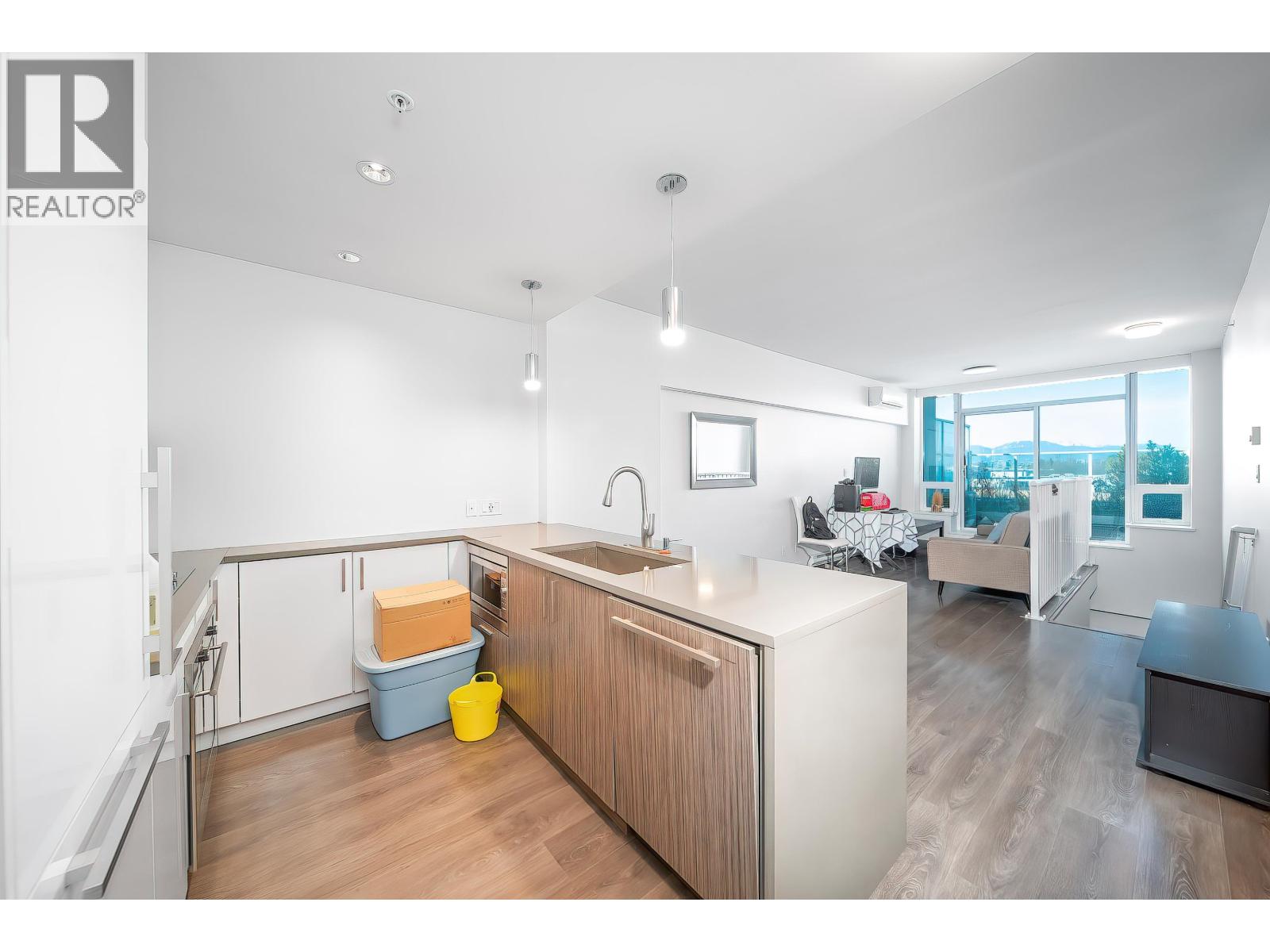 515 5599 Cooney Road Property Photo 3