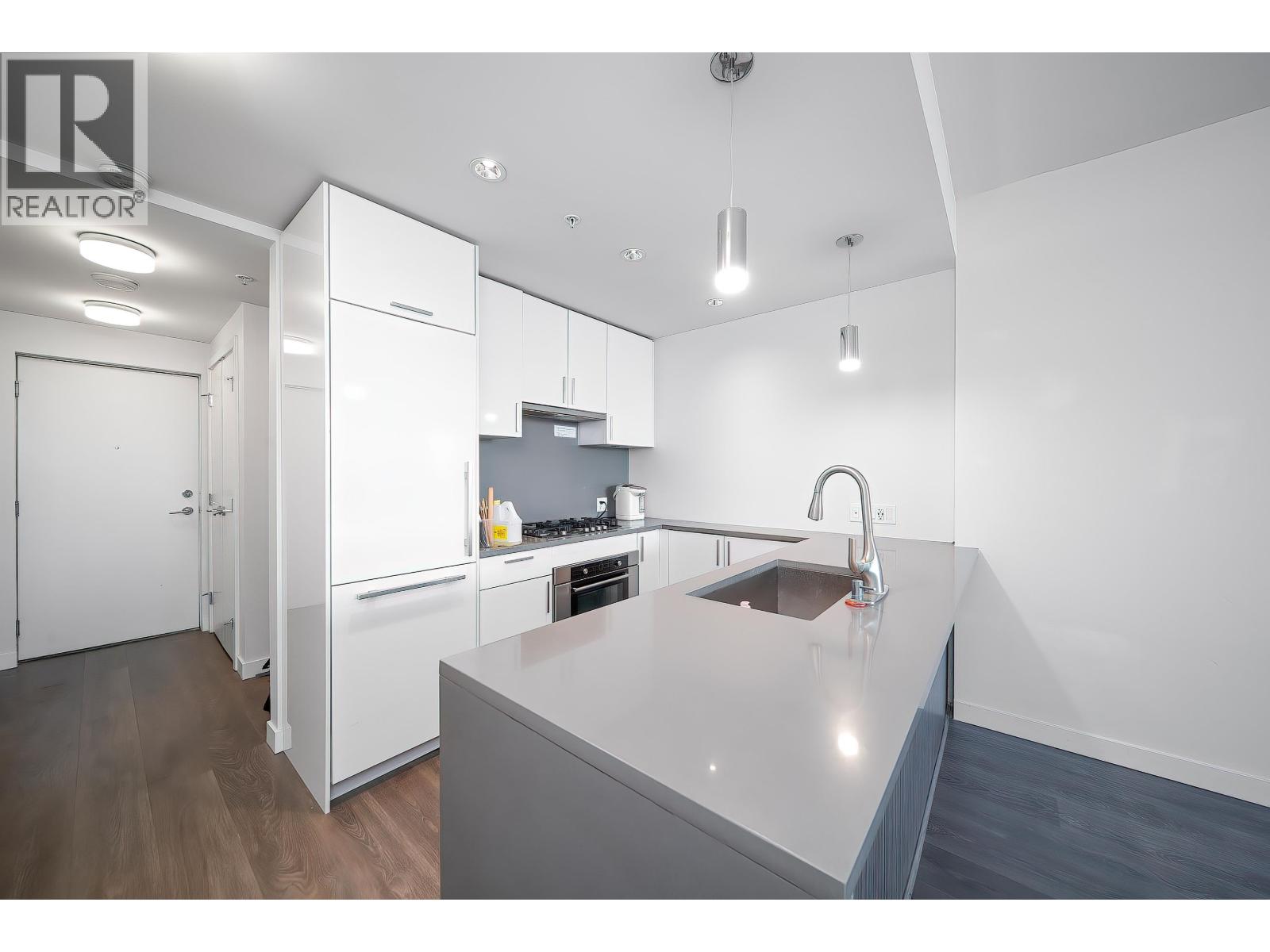 515 5599 Cooney Road Property Photo 4