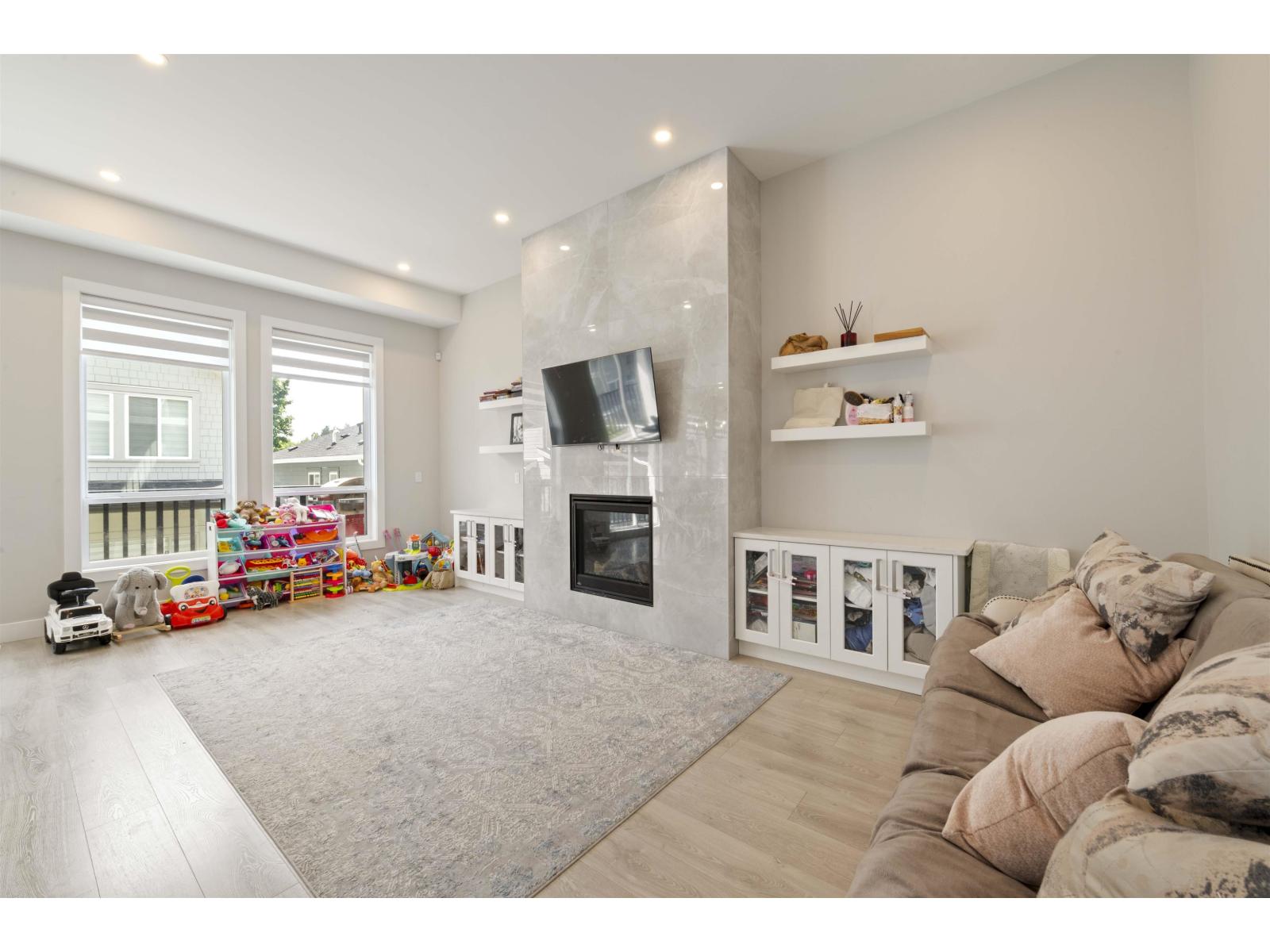 36 4127 Old Clayburn Road Property Photo 4
