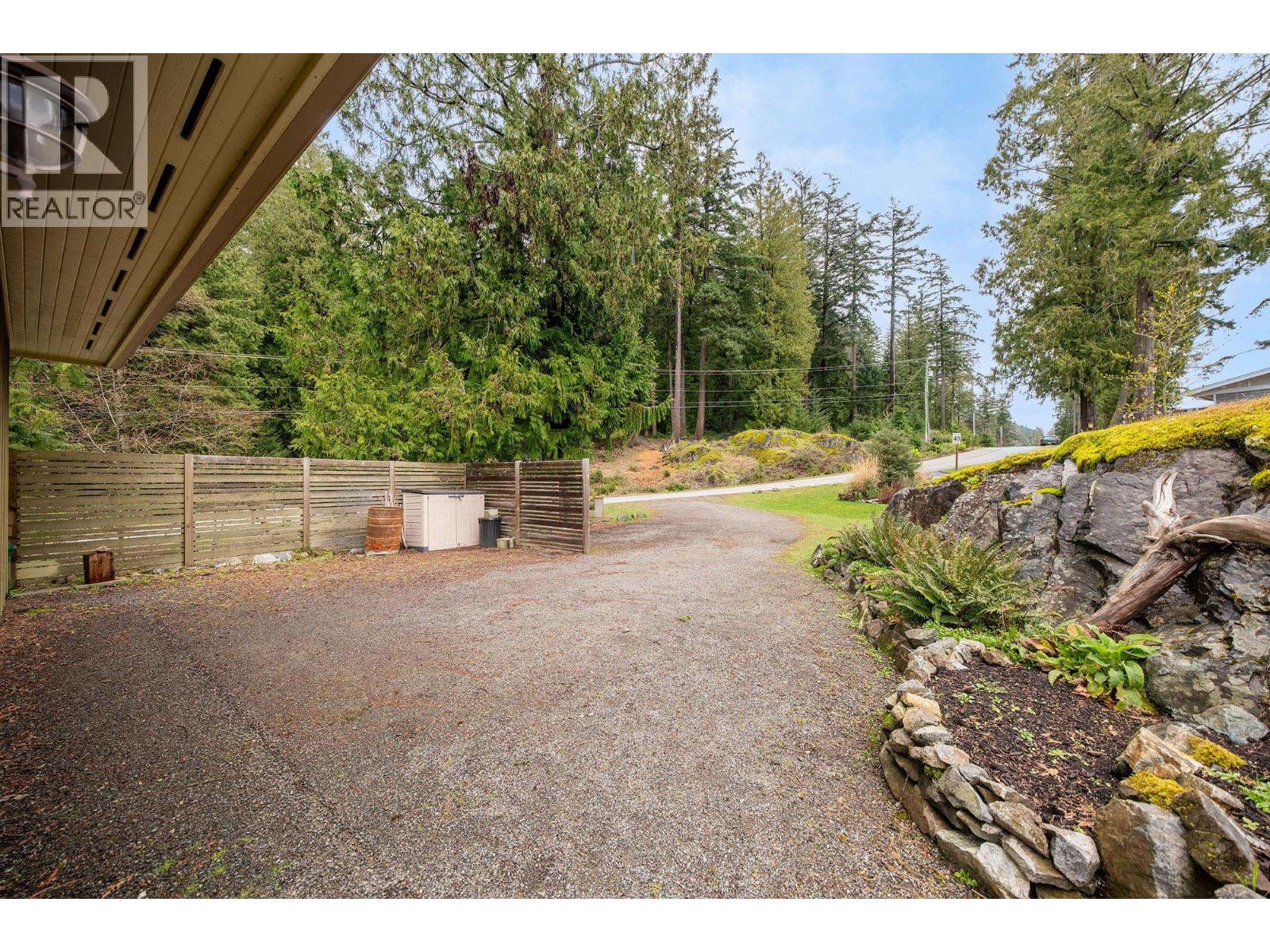 879 Seymour Bay Drive Property Photo 20