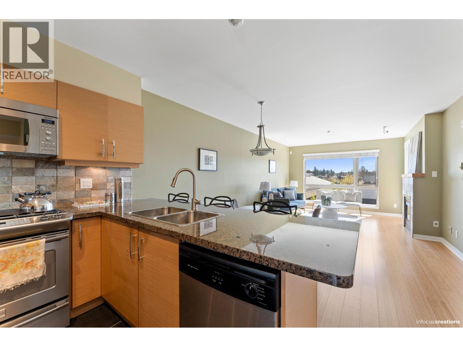 209 1315 56 Street Property Photo 4