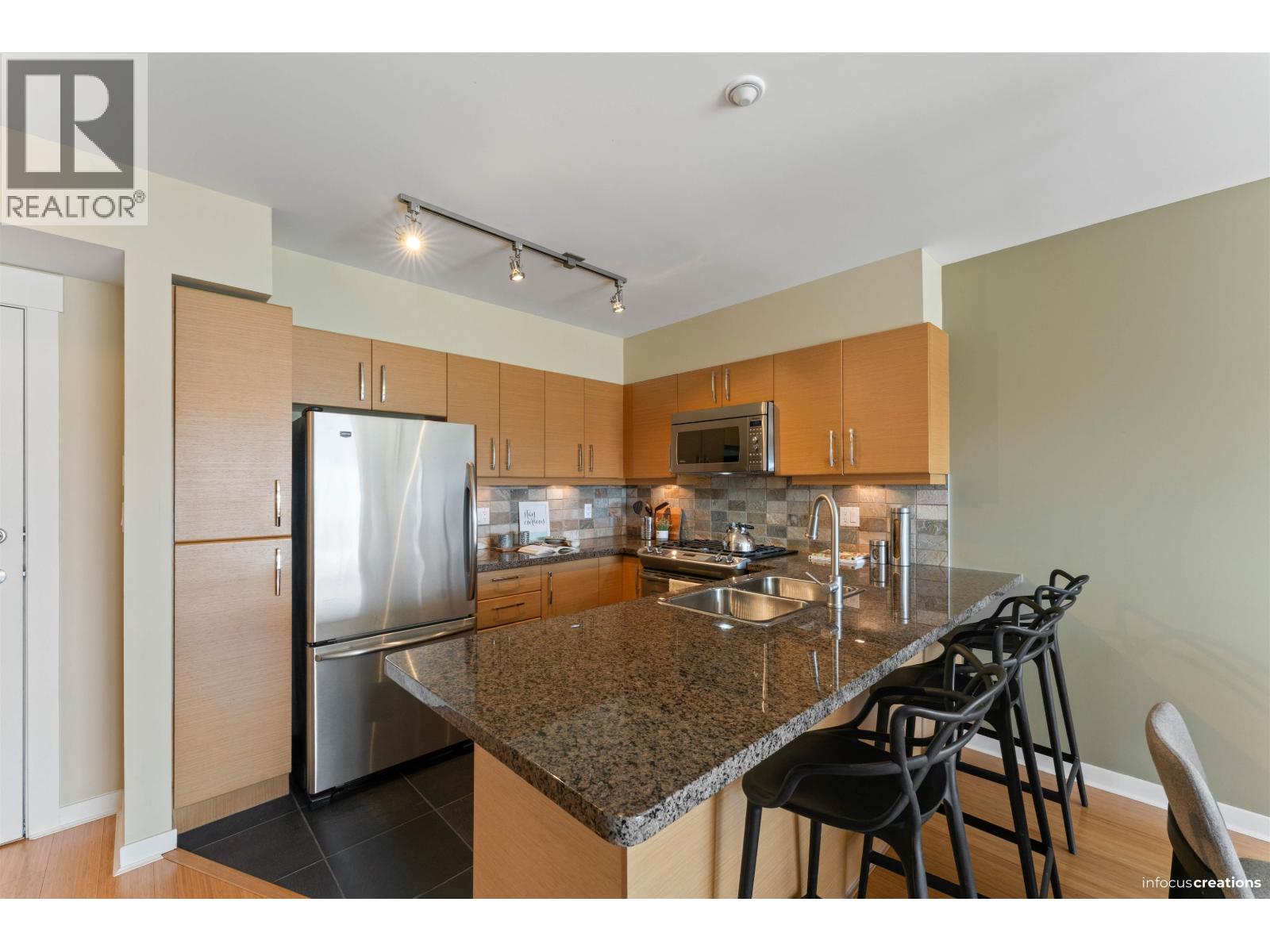 209 1315 56 Street Property Photo 5