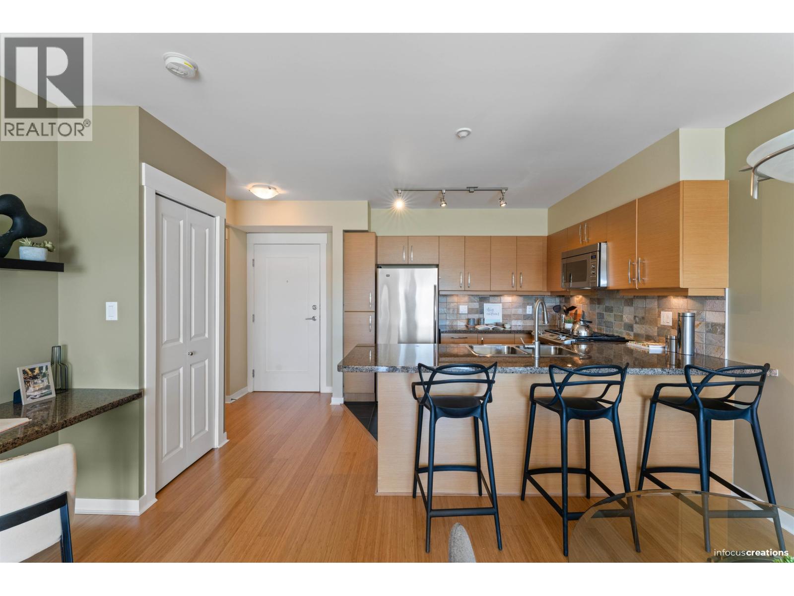 209 1315 56 Street Property Photo 7
