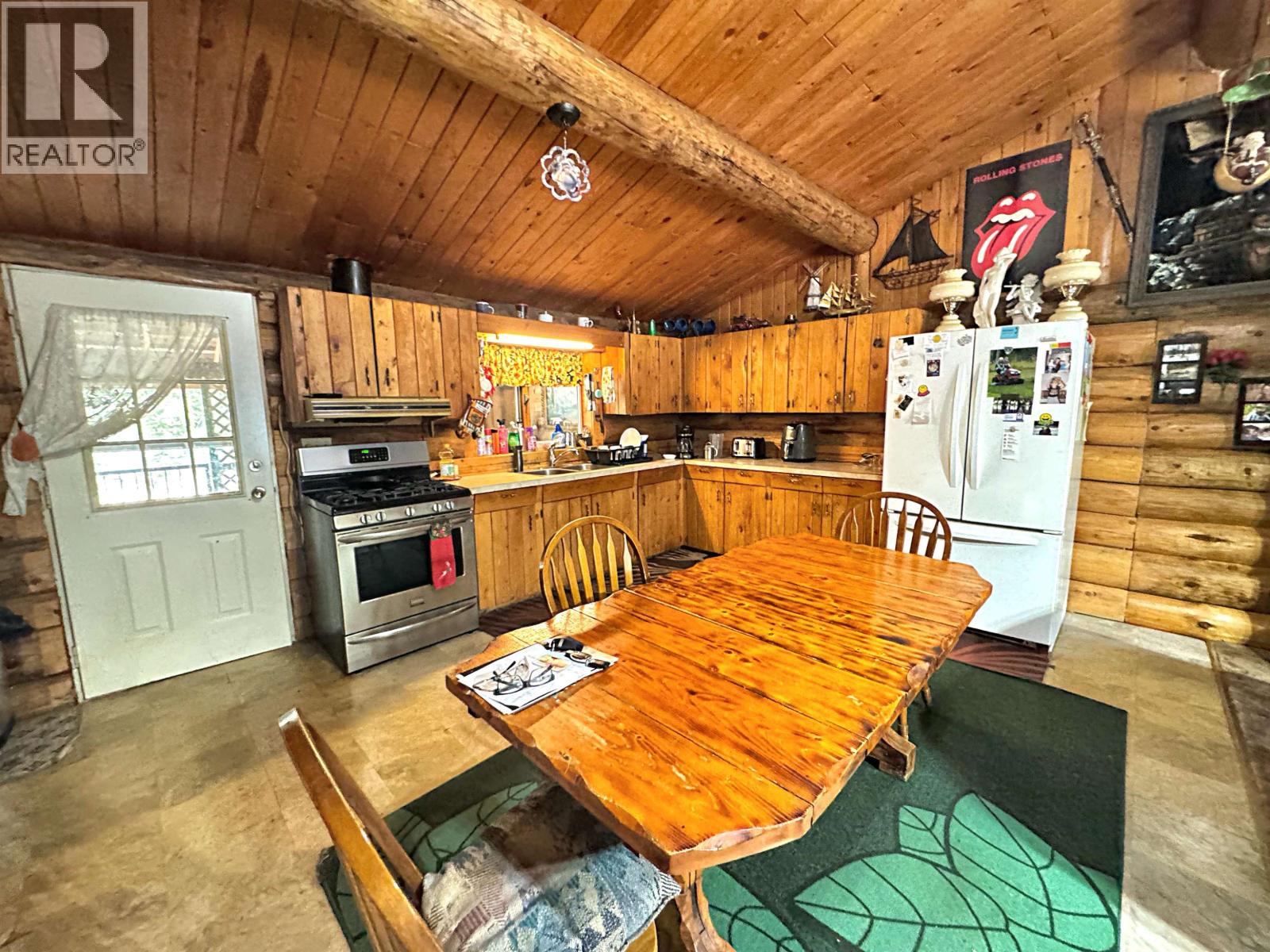6265 Horse Lake Road Property Photo 8