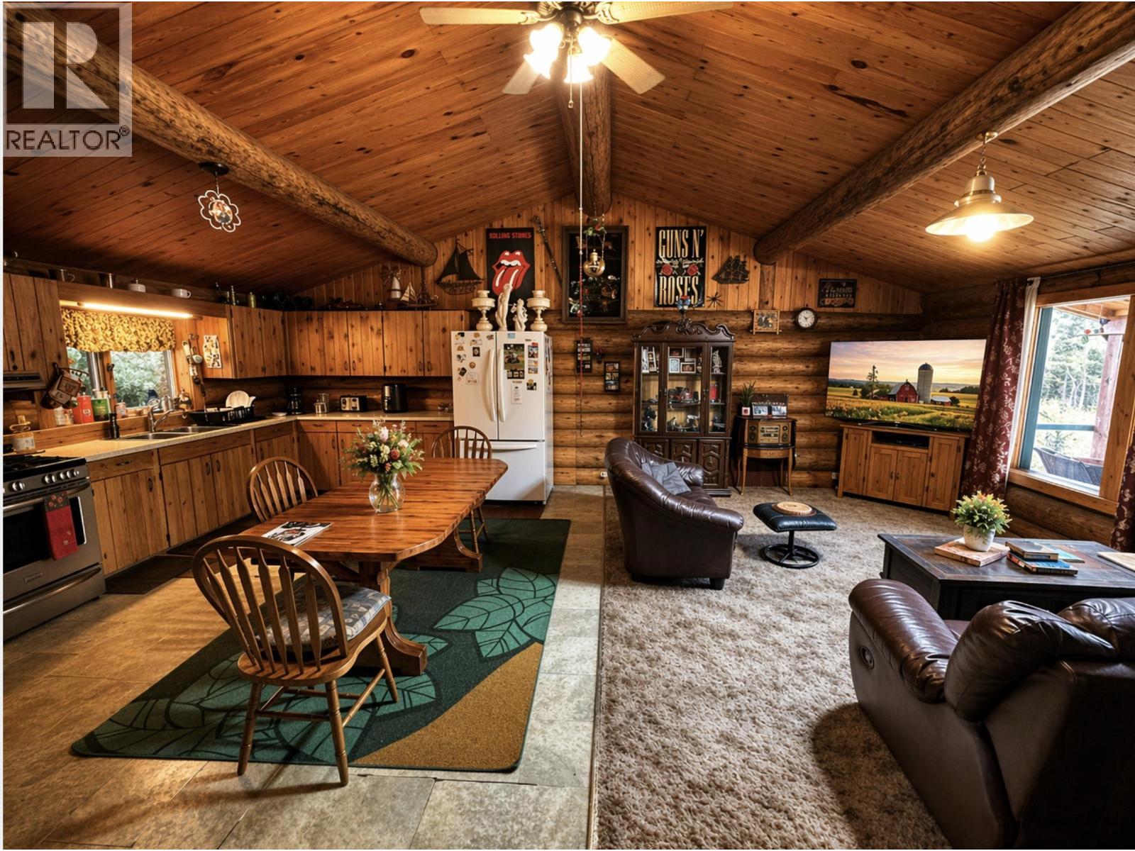 6265 Horse Lake Road Property Photo 10