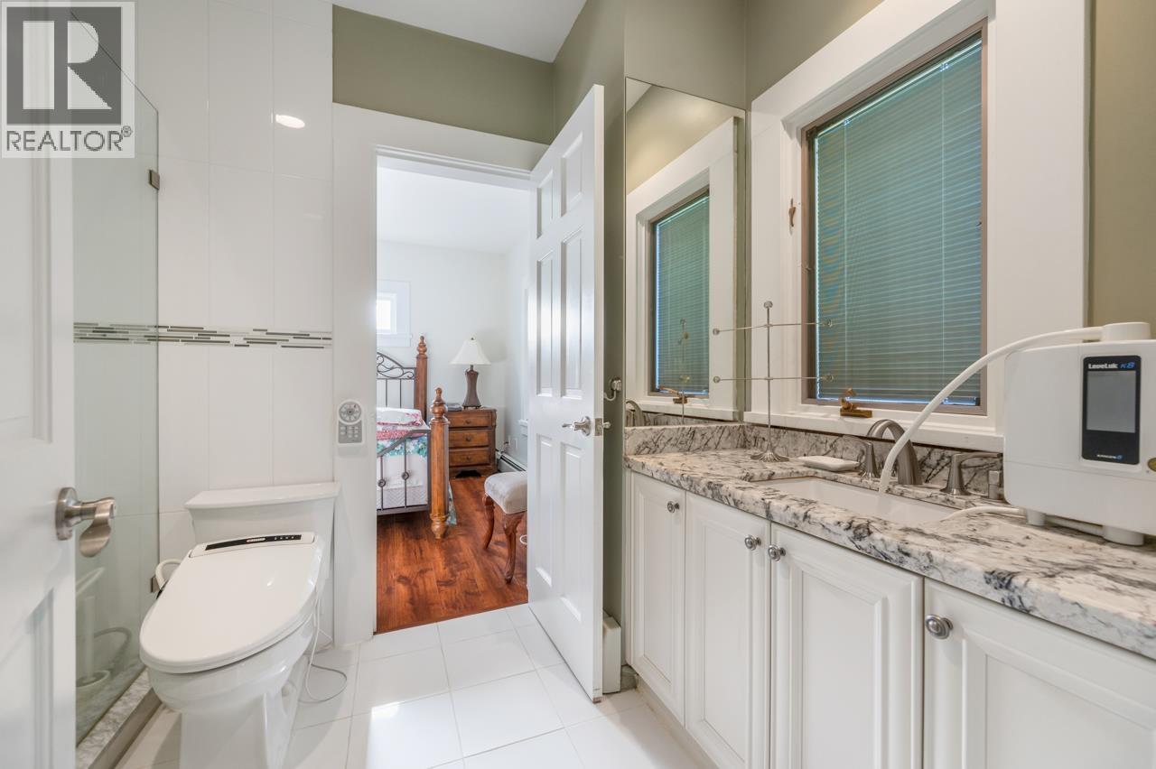 3690 Cartier Street Property Photo 16
