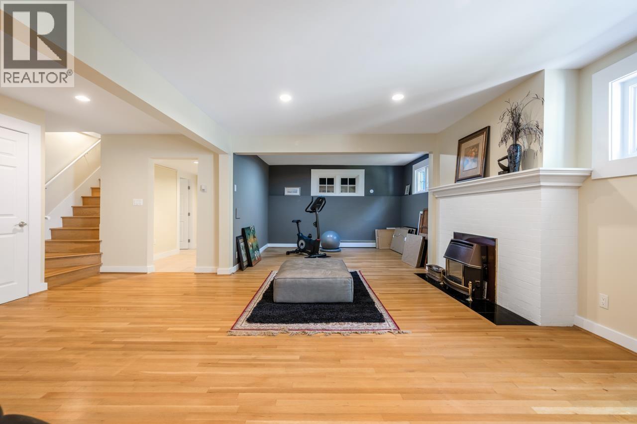 3690 Cartier Street Property Photo 19