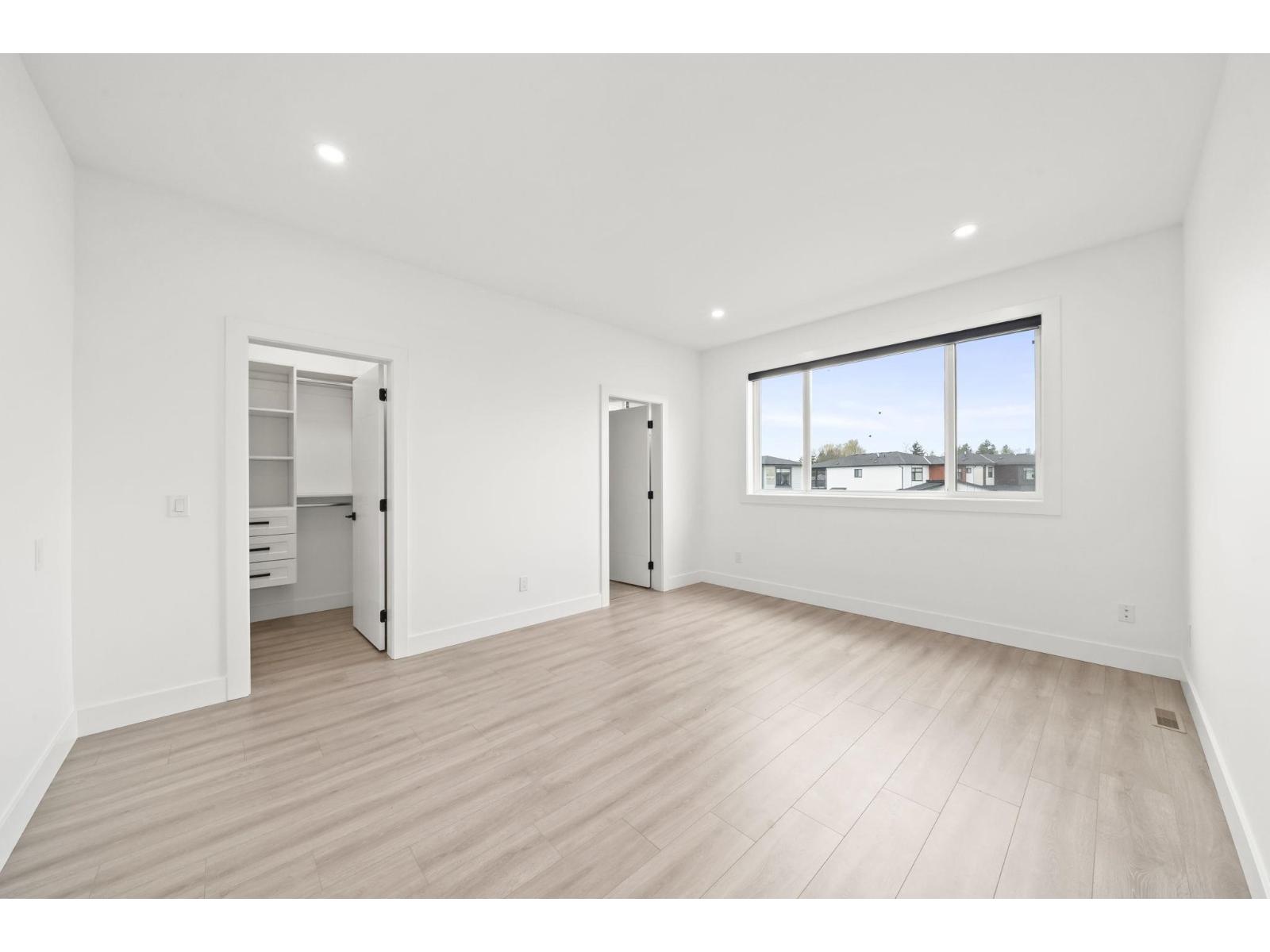 2540 Terminal Court Property Photo 16