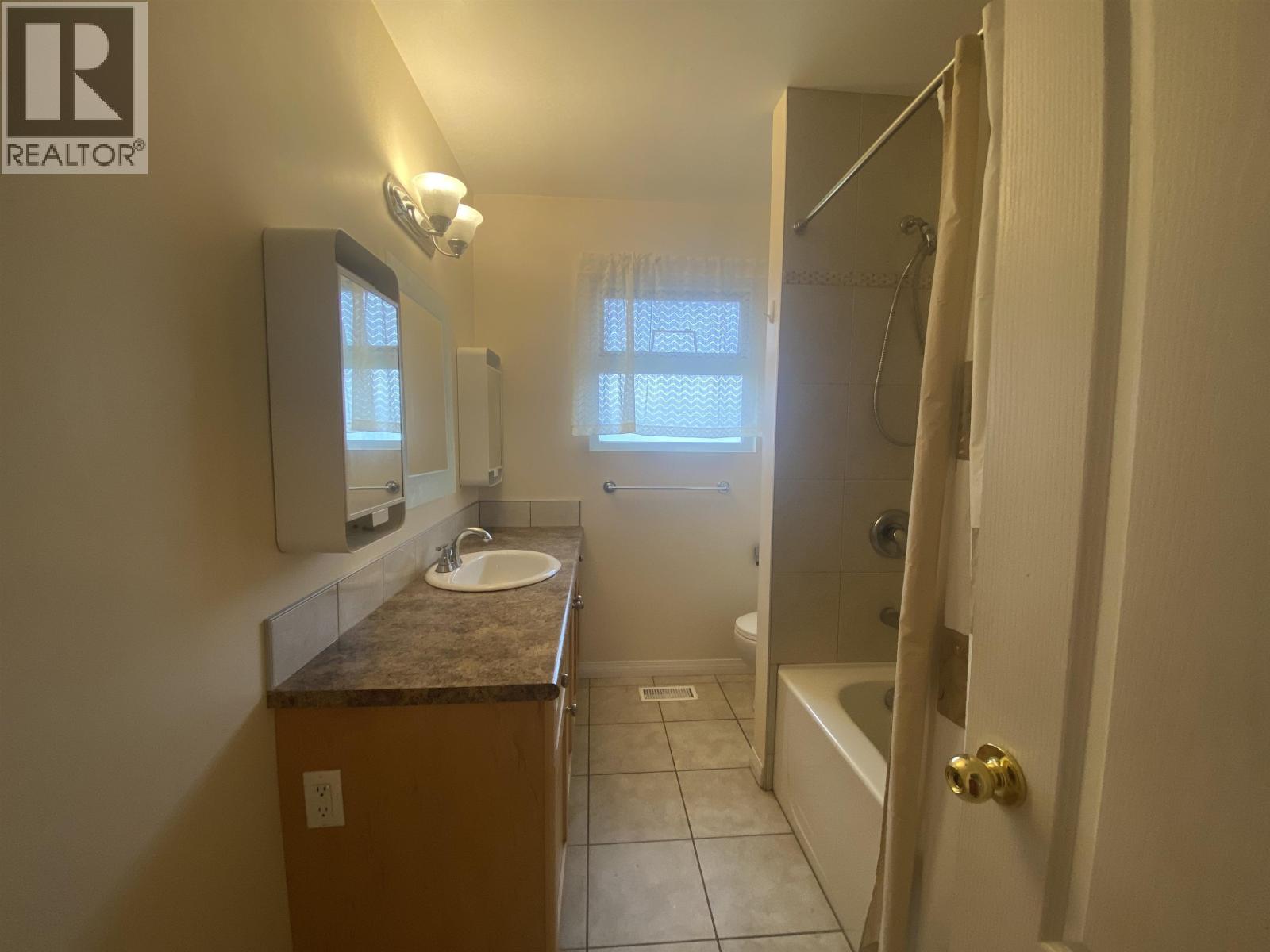 7635 10th Avenue Property Photo 10