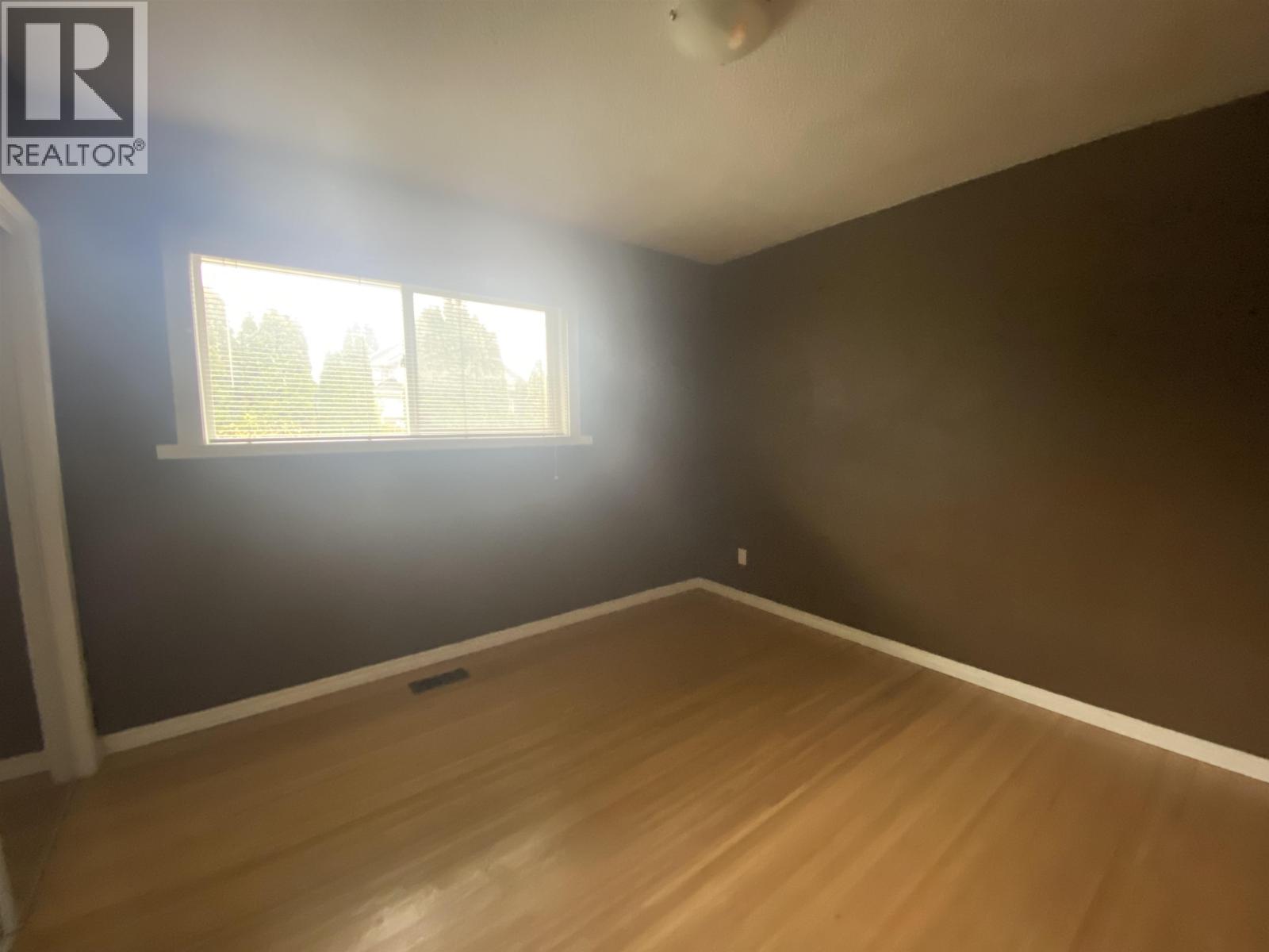 7635 10th Avenue Property Photo 11