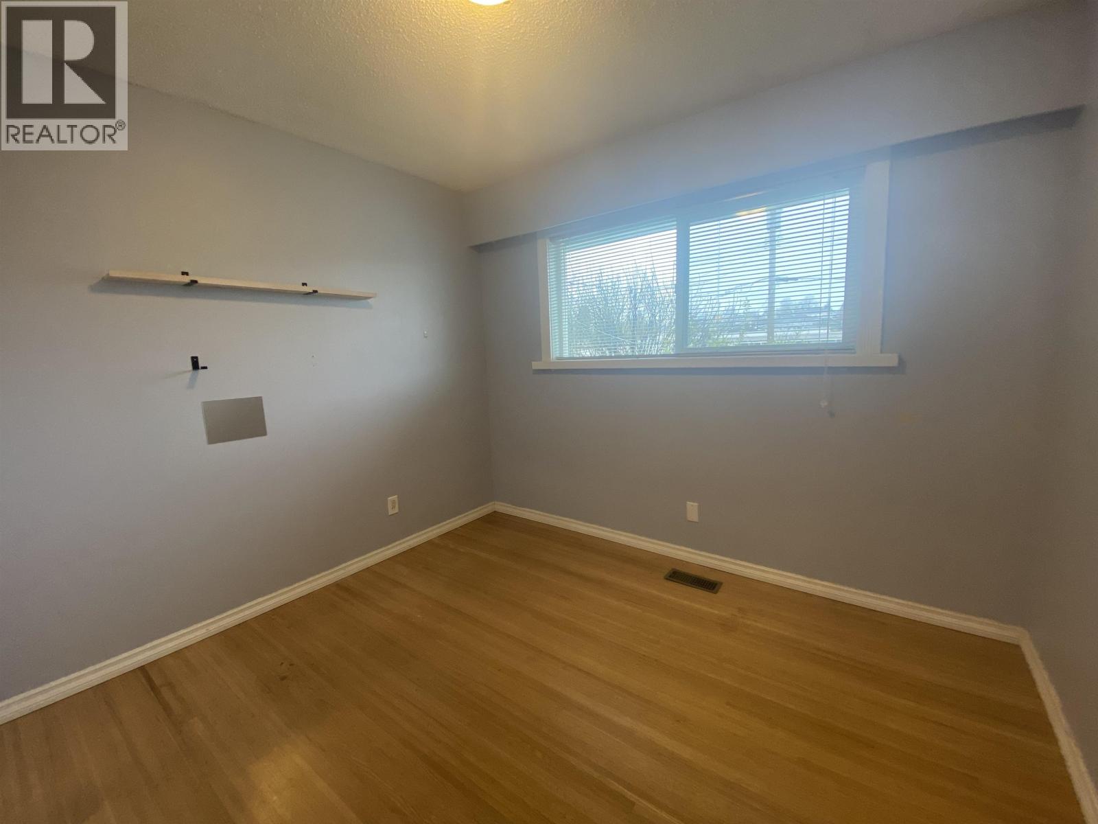 7635 10th Avenue Property Photo 12