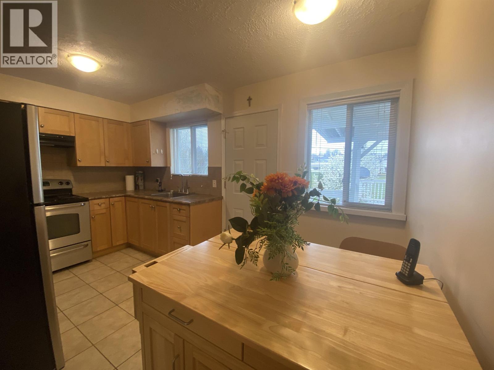 7635 10th Avenue Property Photo 14