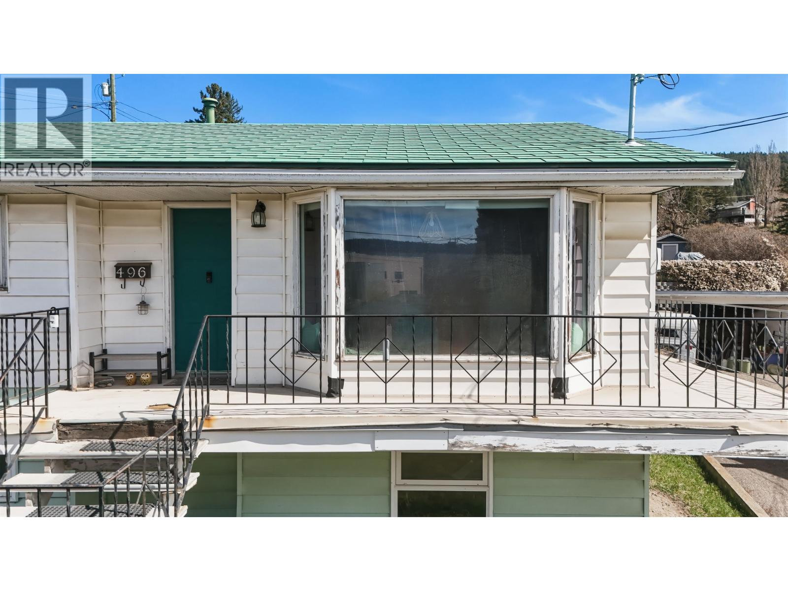 496 N Sixth Avenue Property Photo 5