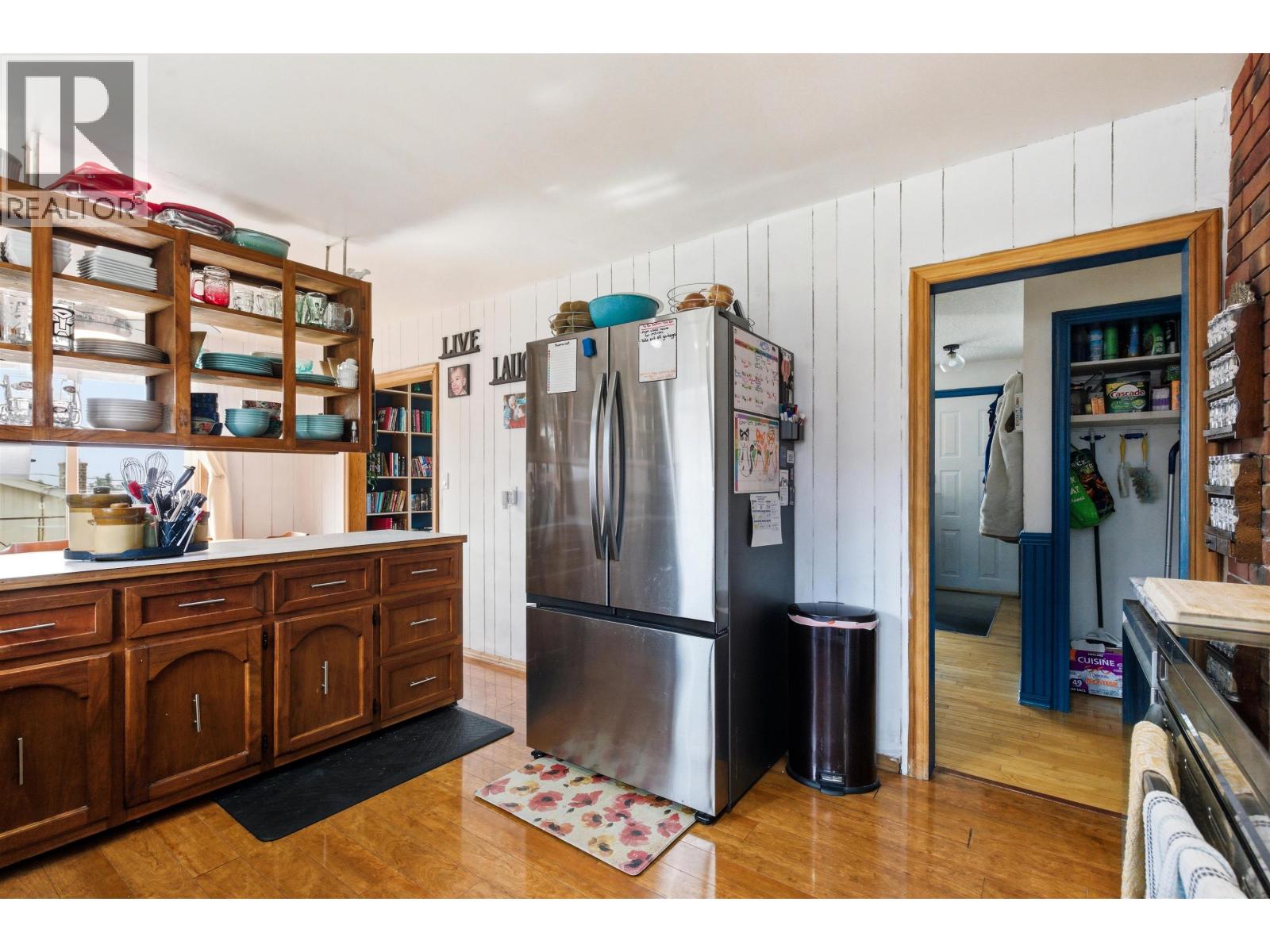 496 N Sixth Avenue Property Photo 10