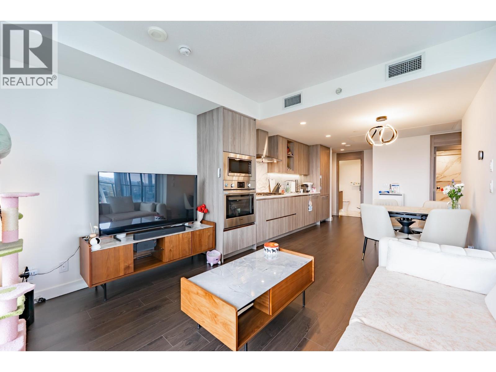 1904 4890 Lougheed Highway Property Photo 11