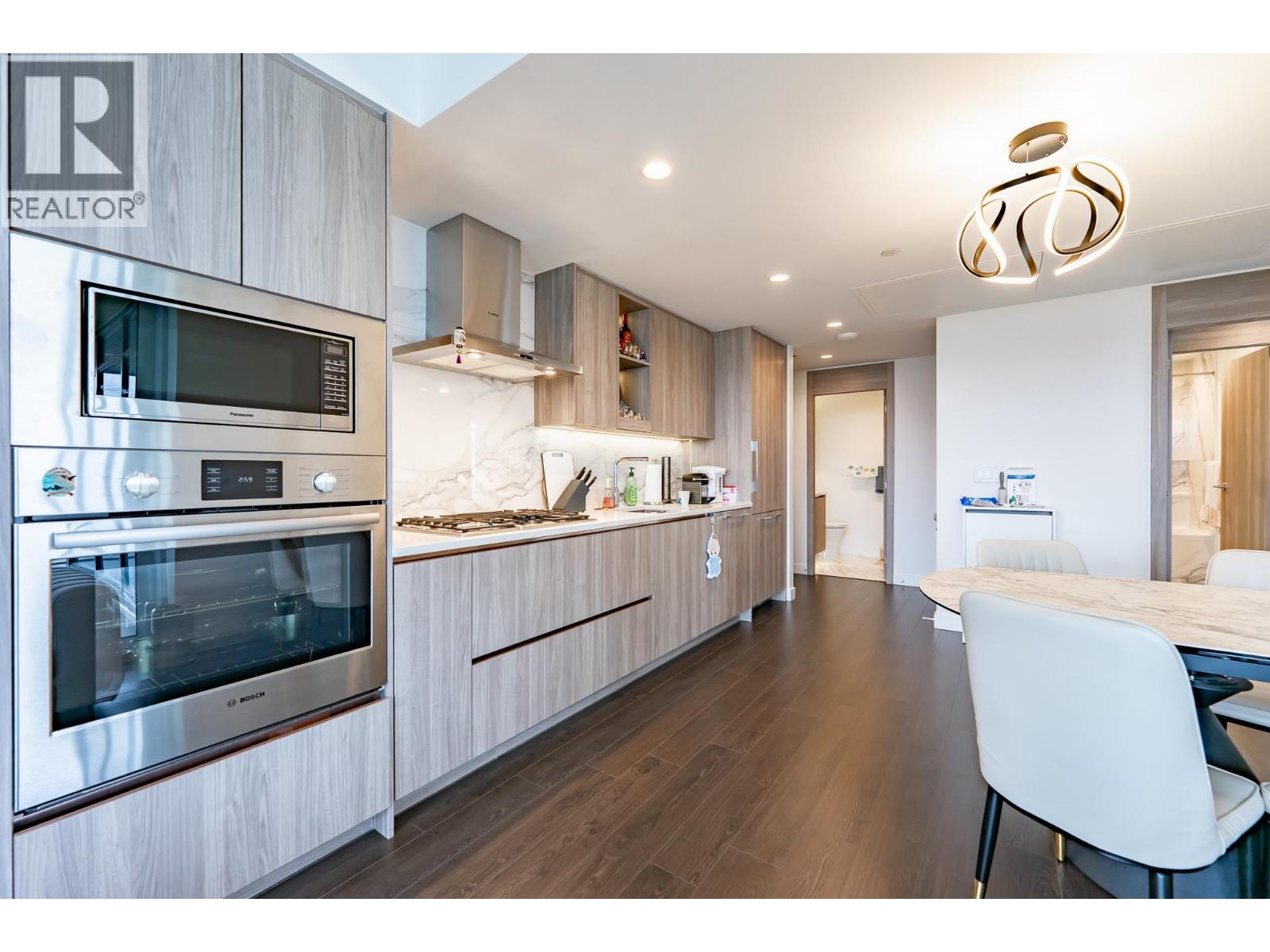 1904 4890 Lougheed Highway Property Photo 16