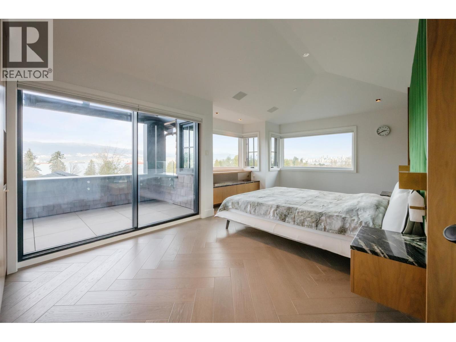 4546 Langara Avenue Property Photo 12