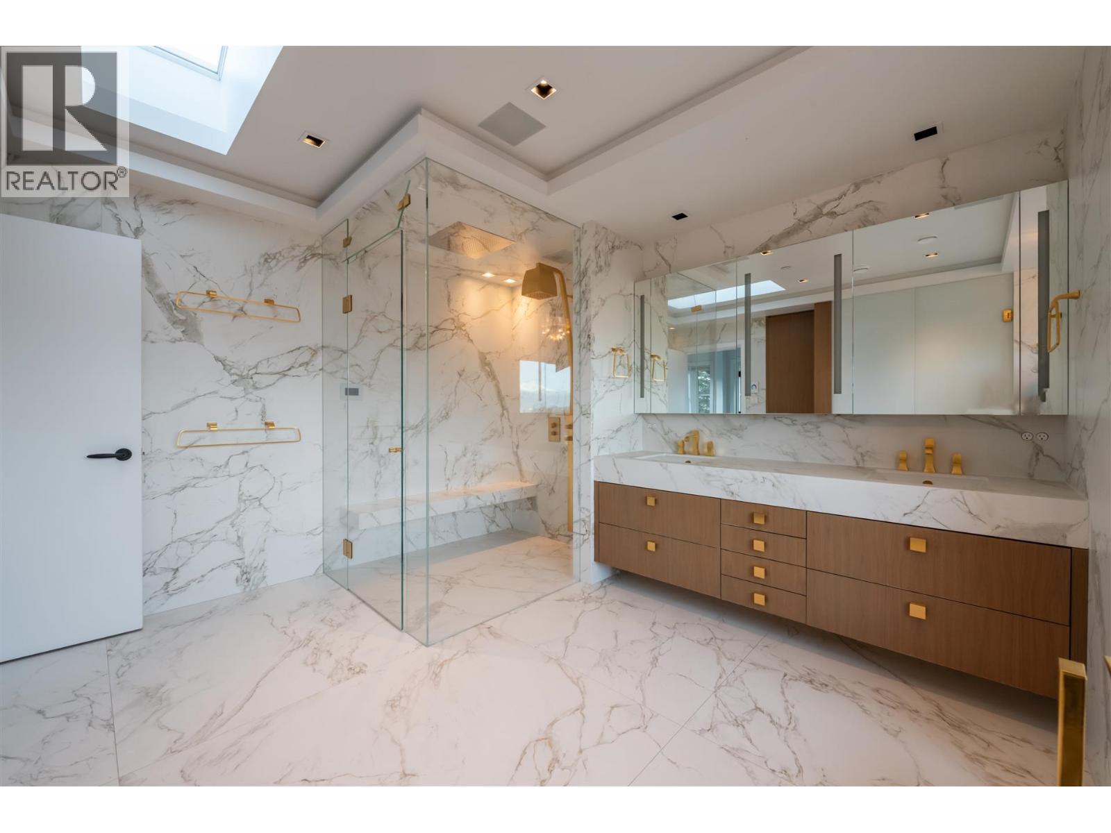 4546 Langara Avenue Property Photo 13