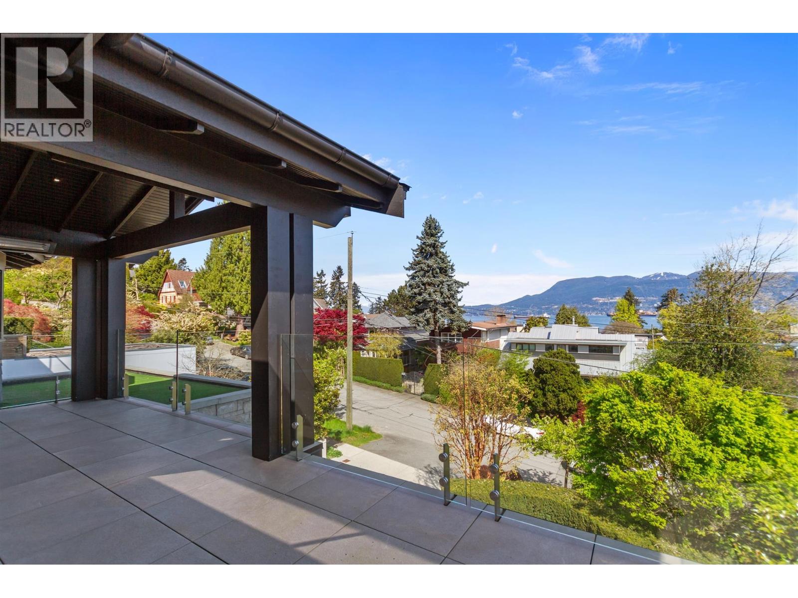 4546 Langara Avenue Property Photo 28