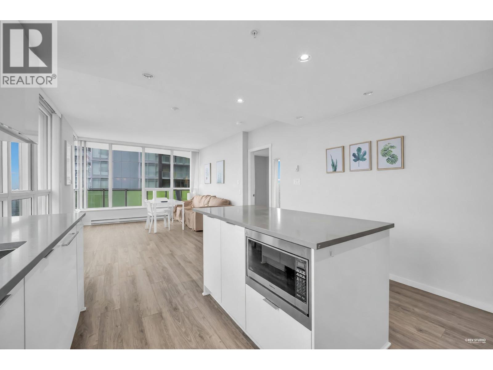 1607 6638 Dunblane Avenue Property Photo 2