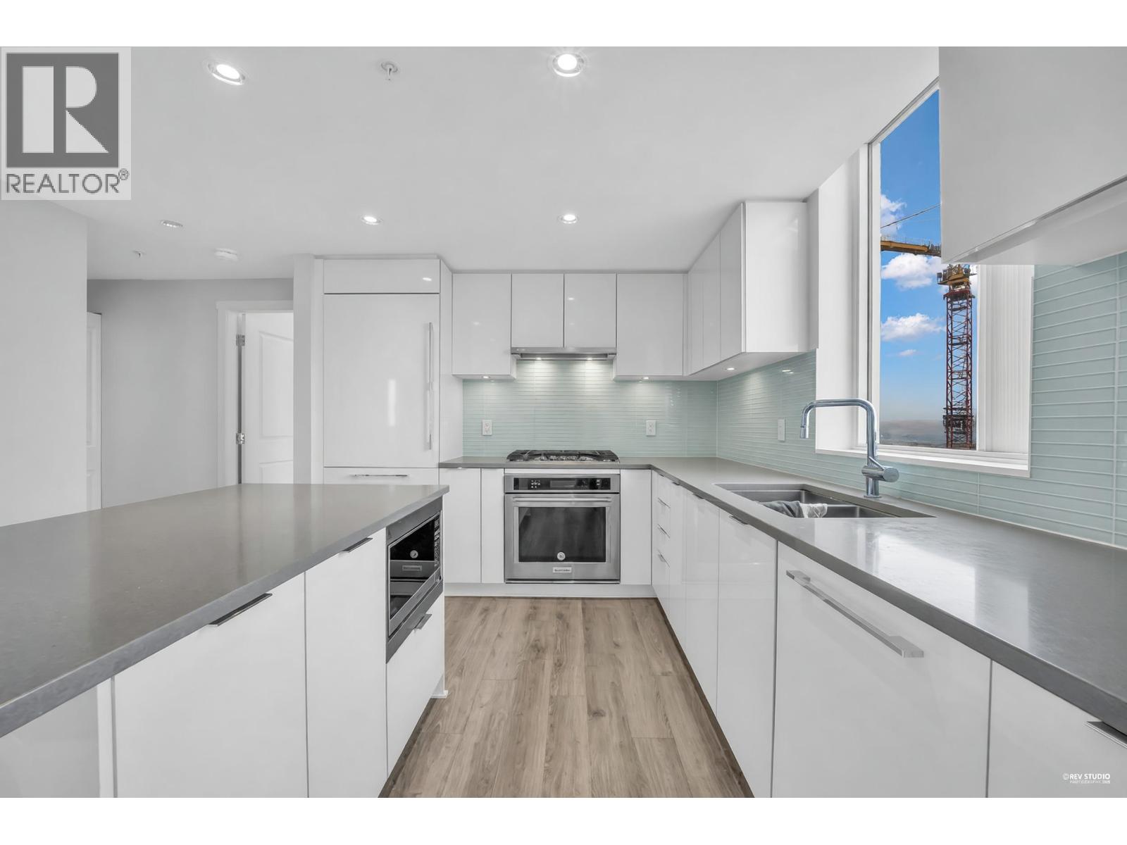 1607 6638 Dunblane Avenue Property Photo 5