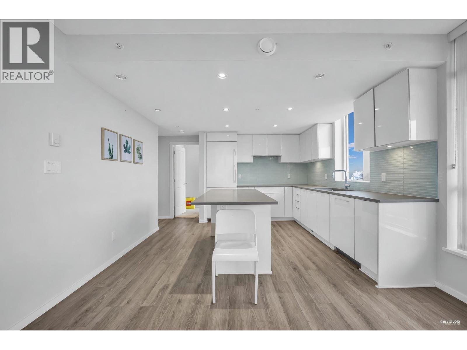 1607 6638 Dunblane Avenue Property Photo 9