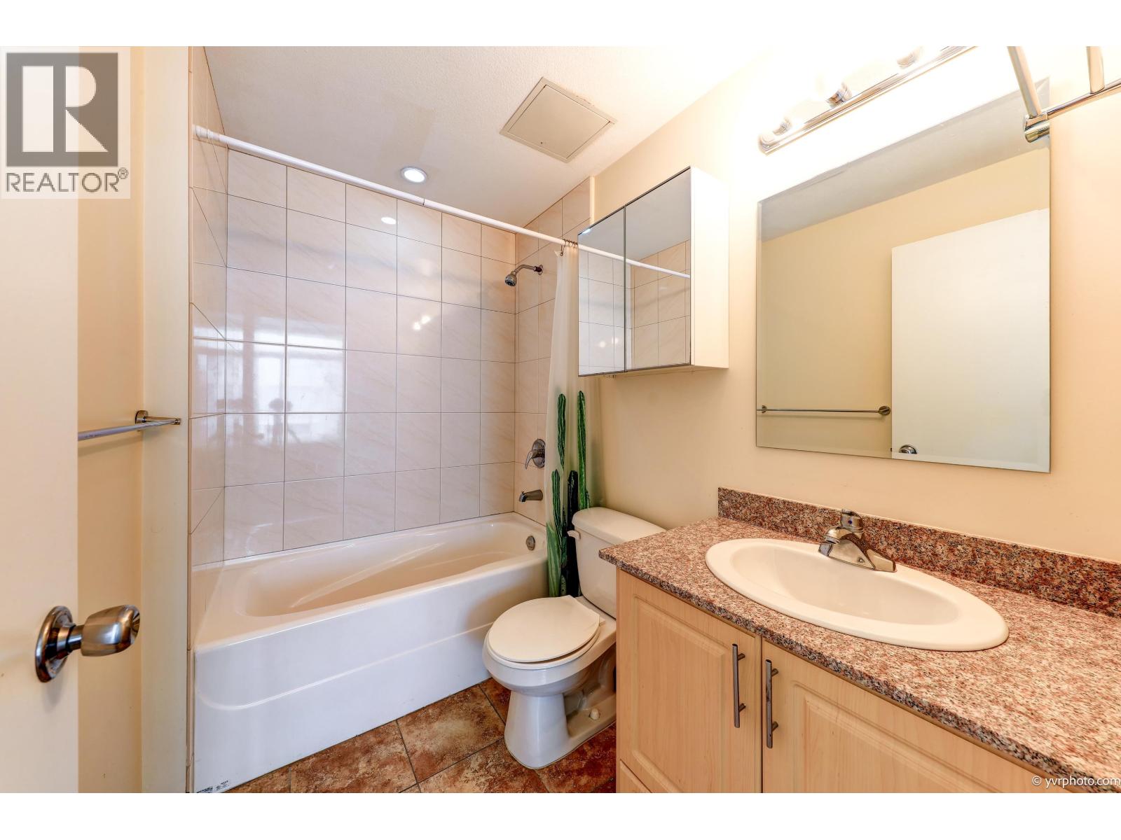 1005 6133 Buswell Street Property Photo 6