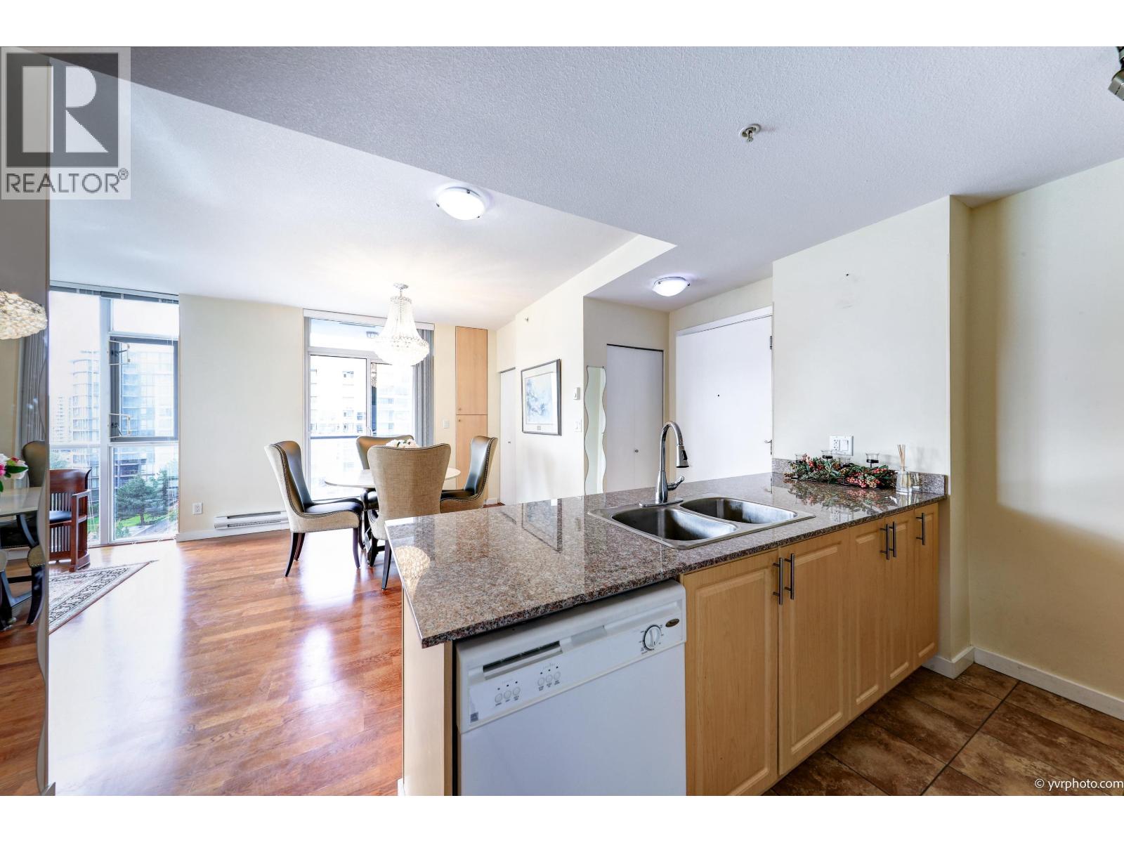 1005 6133 Buswell Street Property Photo 18