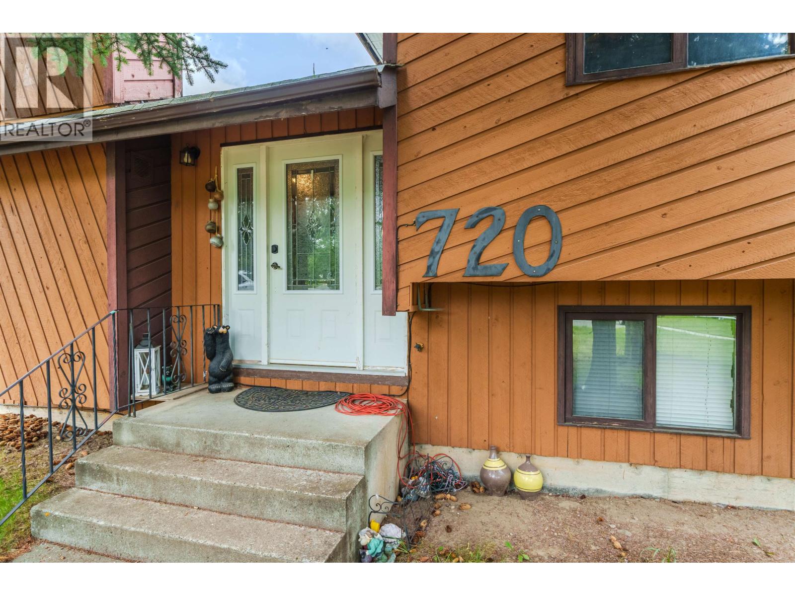 720 Cariboo Trail Property Photo 1