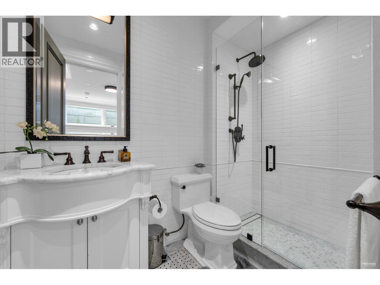 1738 W 38th Avenue Property Photo 18