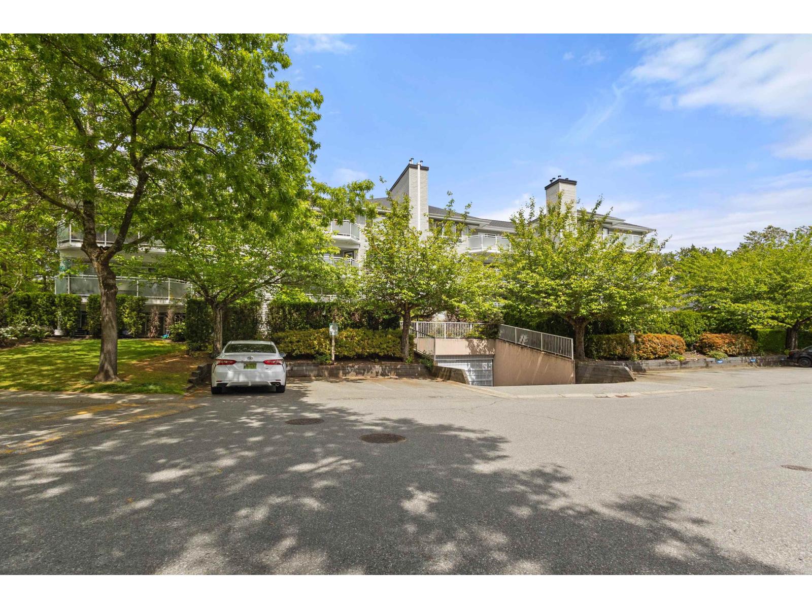 405 13680 84 AVENUE Property Photo 1