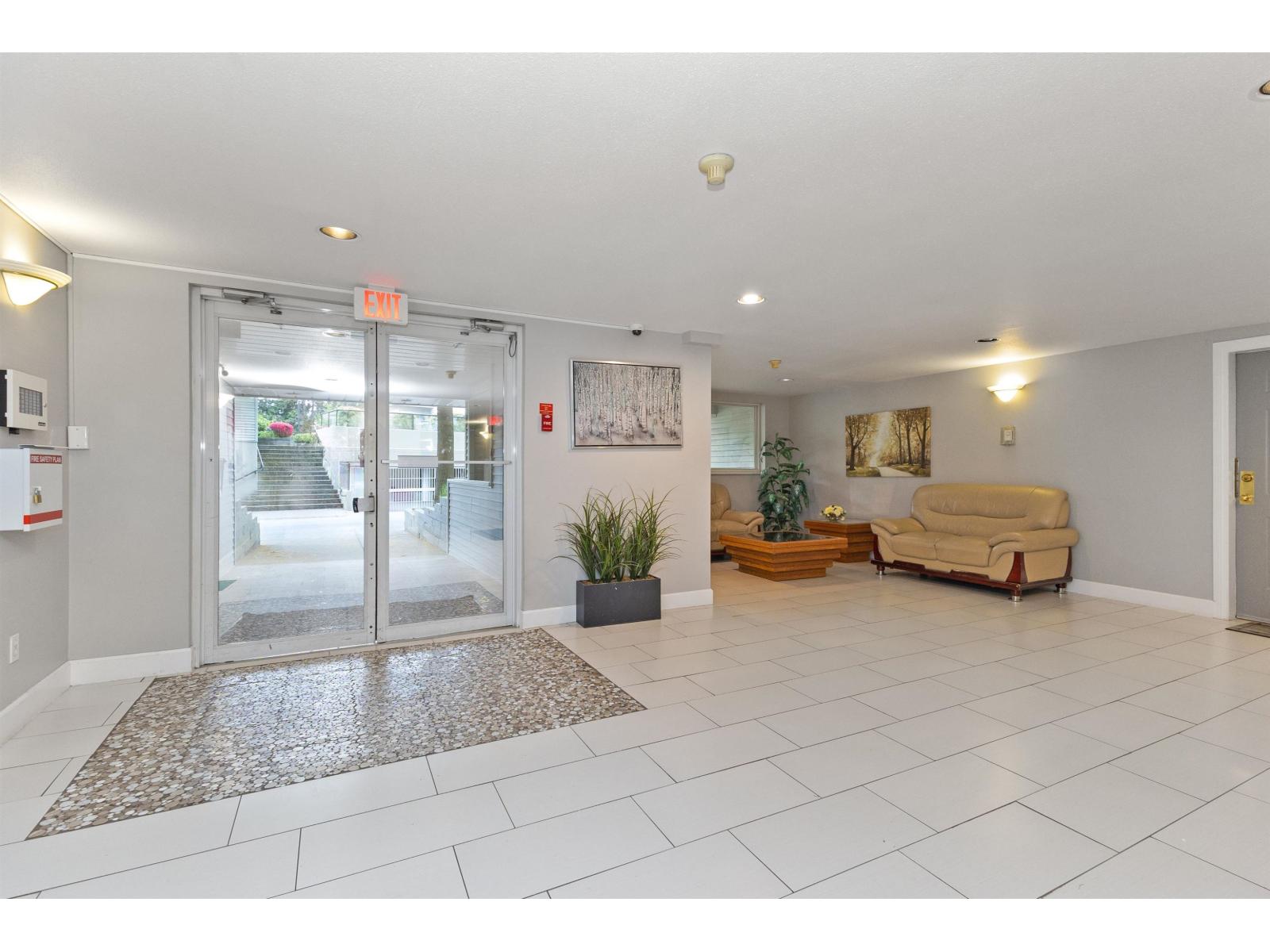 405 13680 84 Avenue Property Photo 2