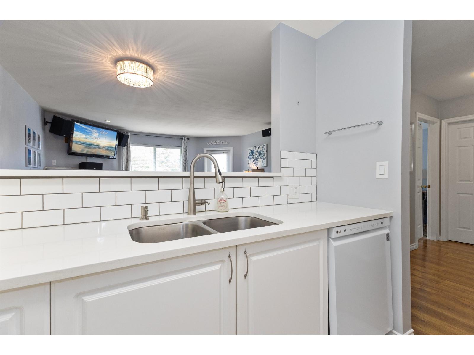 405 13680 84 Avenue Property Photo 4