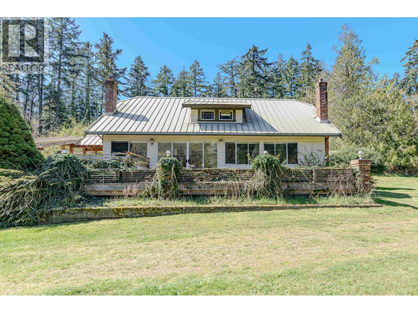 1671 Fulford-ganges Road Property Photo 2