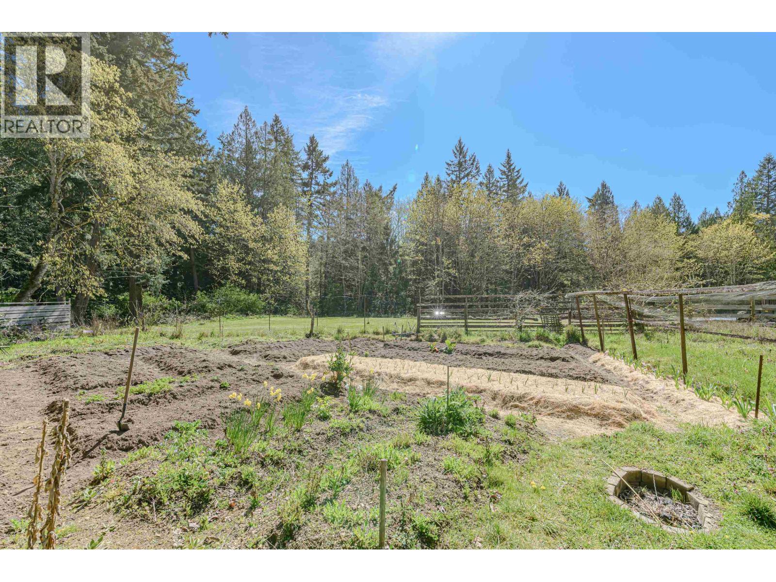 1671 Fulford-ganges Road Property Photo 7