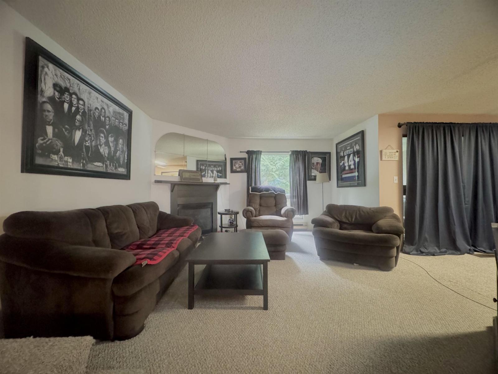 10589 Holly Park Lane Property Photo 3