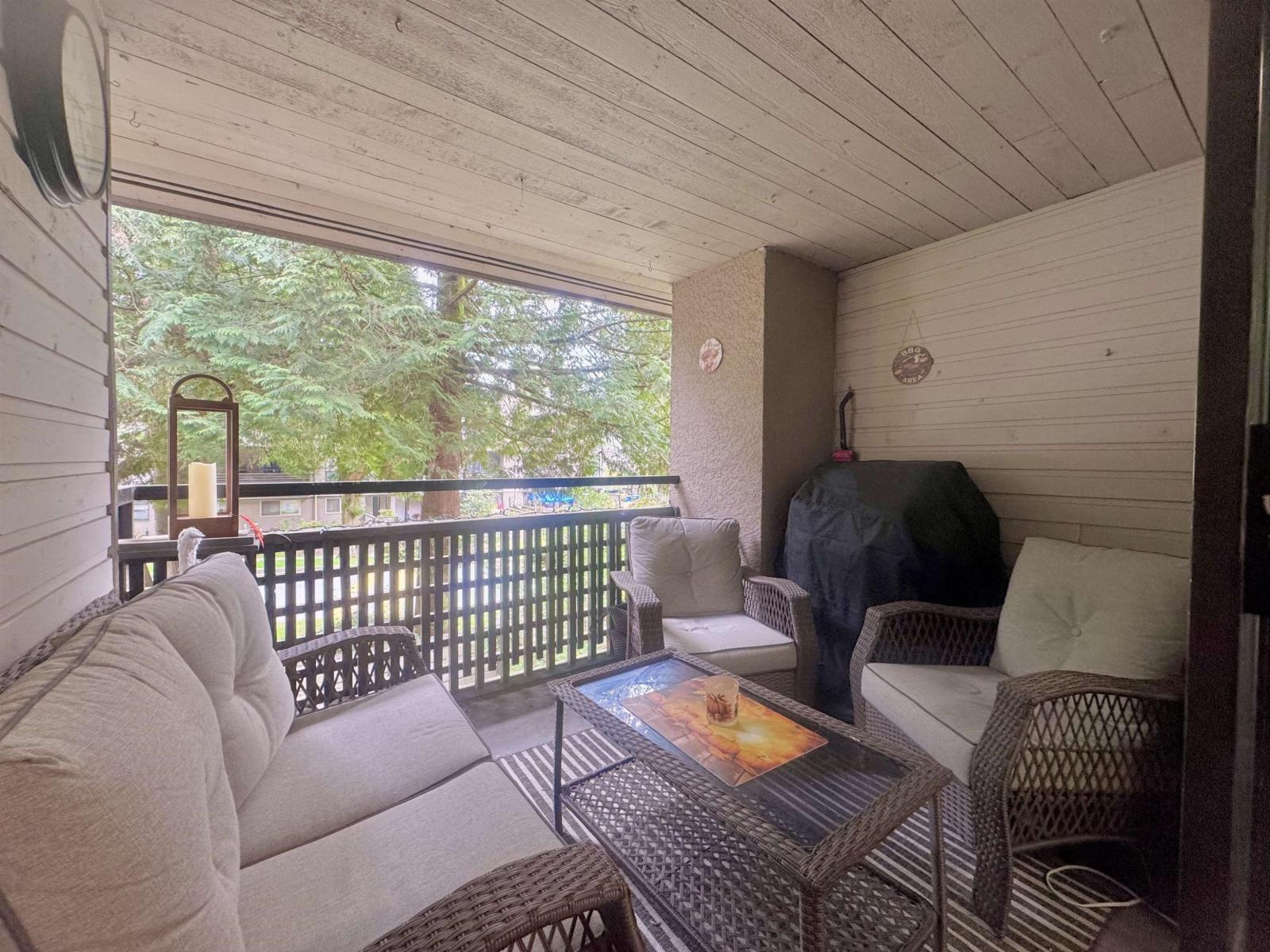10589 Holly Park Lane Property Photo 7