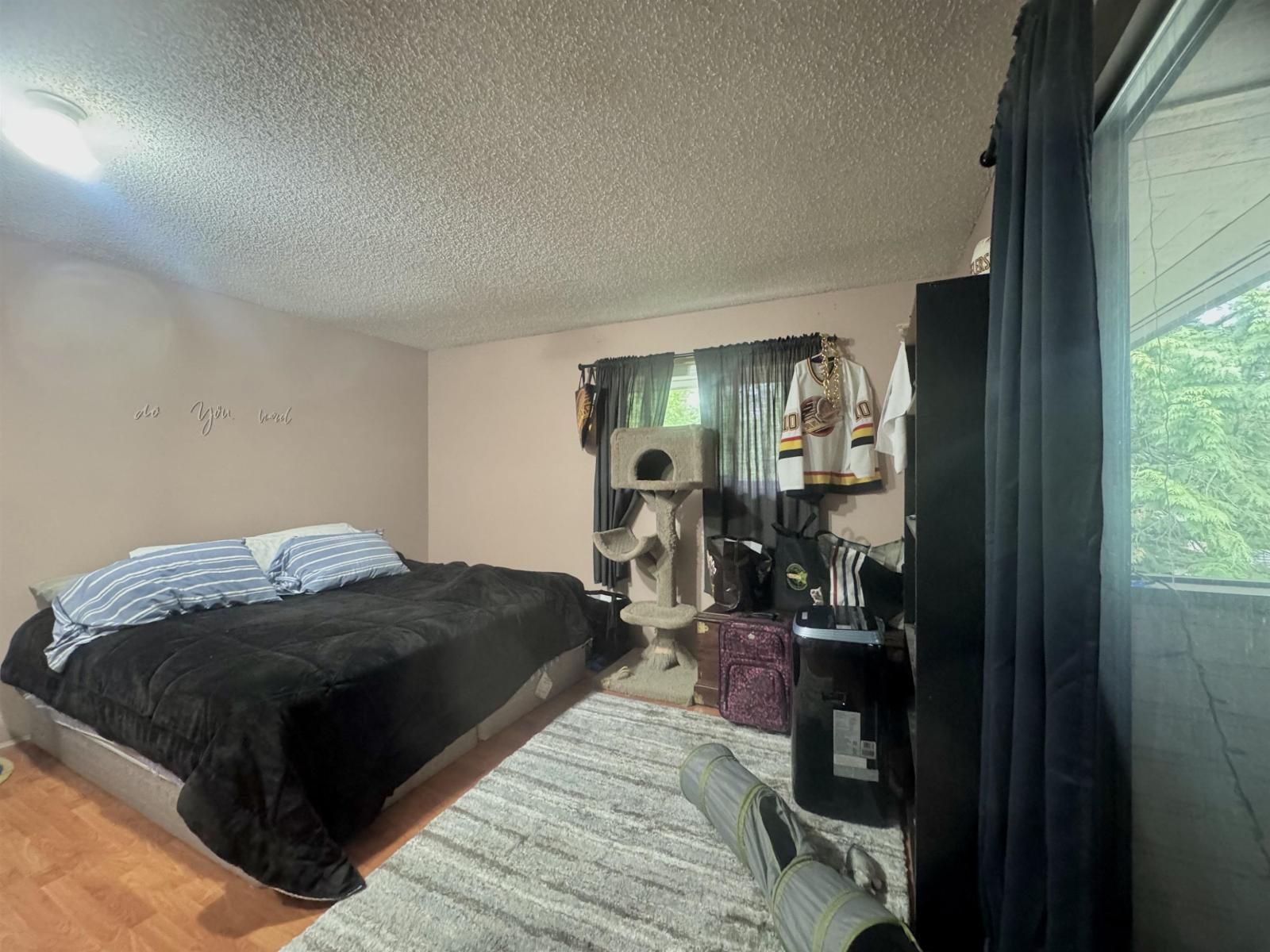 10589 Holly Park Lane Property Photo 8