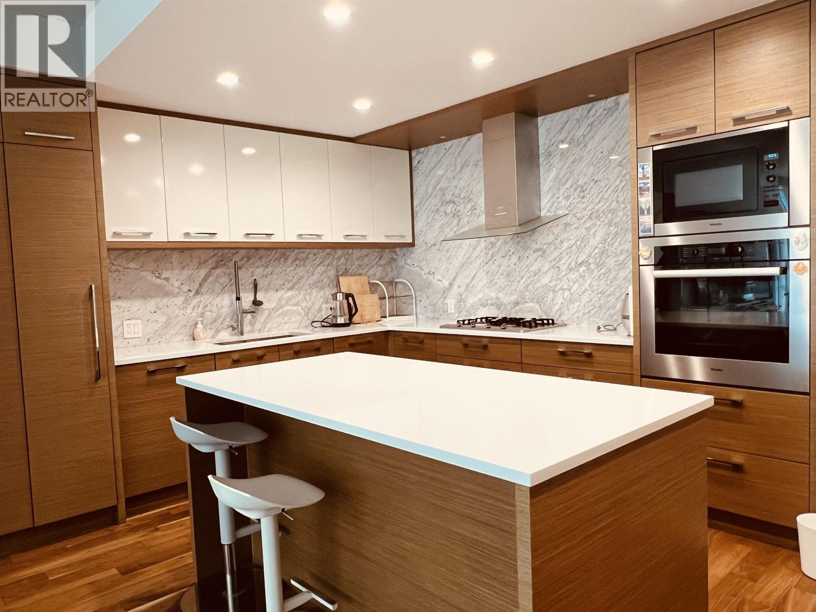 1605 4360 Beresford Street Property Photo 2