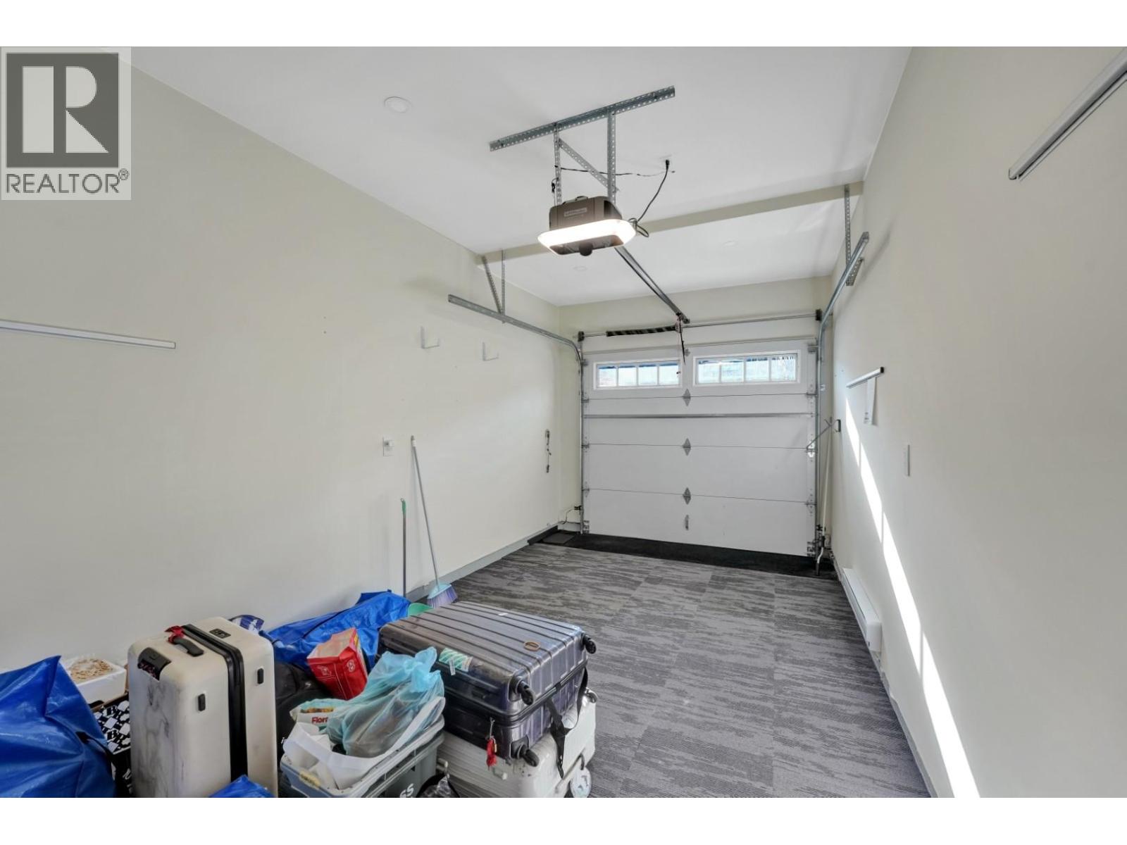 1232 W 26th Avenue Property Photo 12