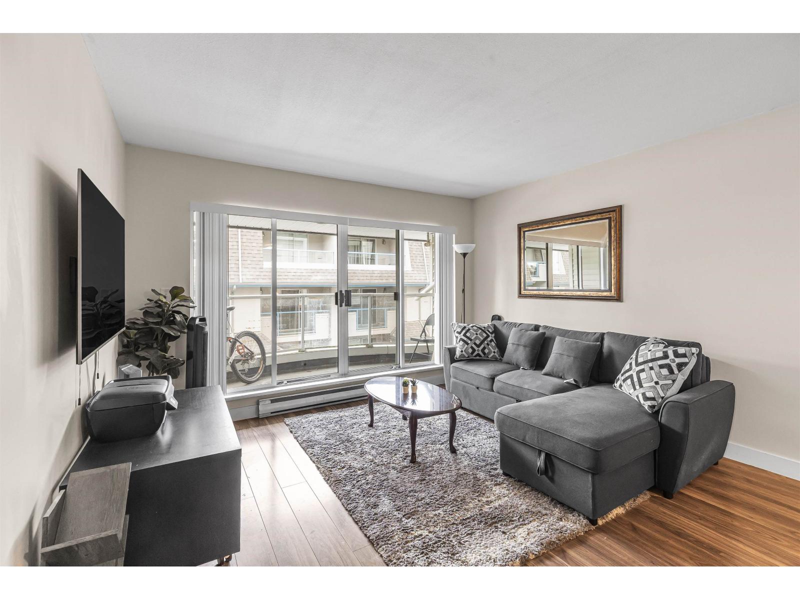 210 13771 72a Avenue Property Photo 3