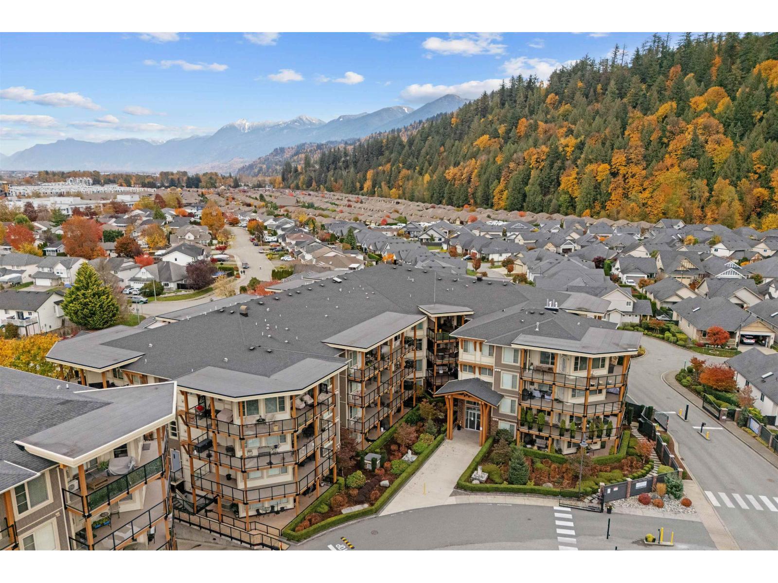45746 KEITH WILSON Road #301 Property Photo 1
