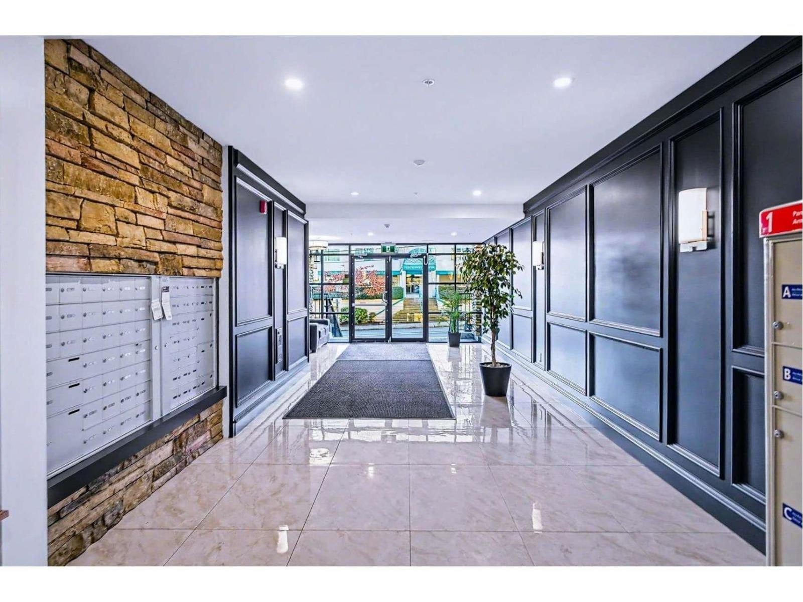 427 2860 Trethewey Street Property Photo 8