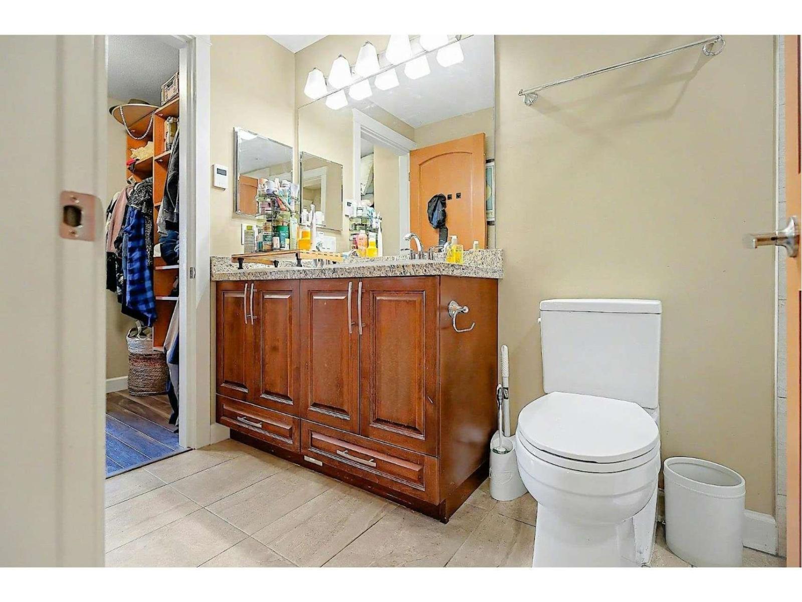 427 2860 Trethewey Street Property Photo 12