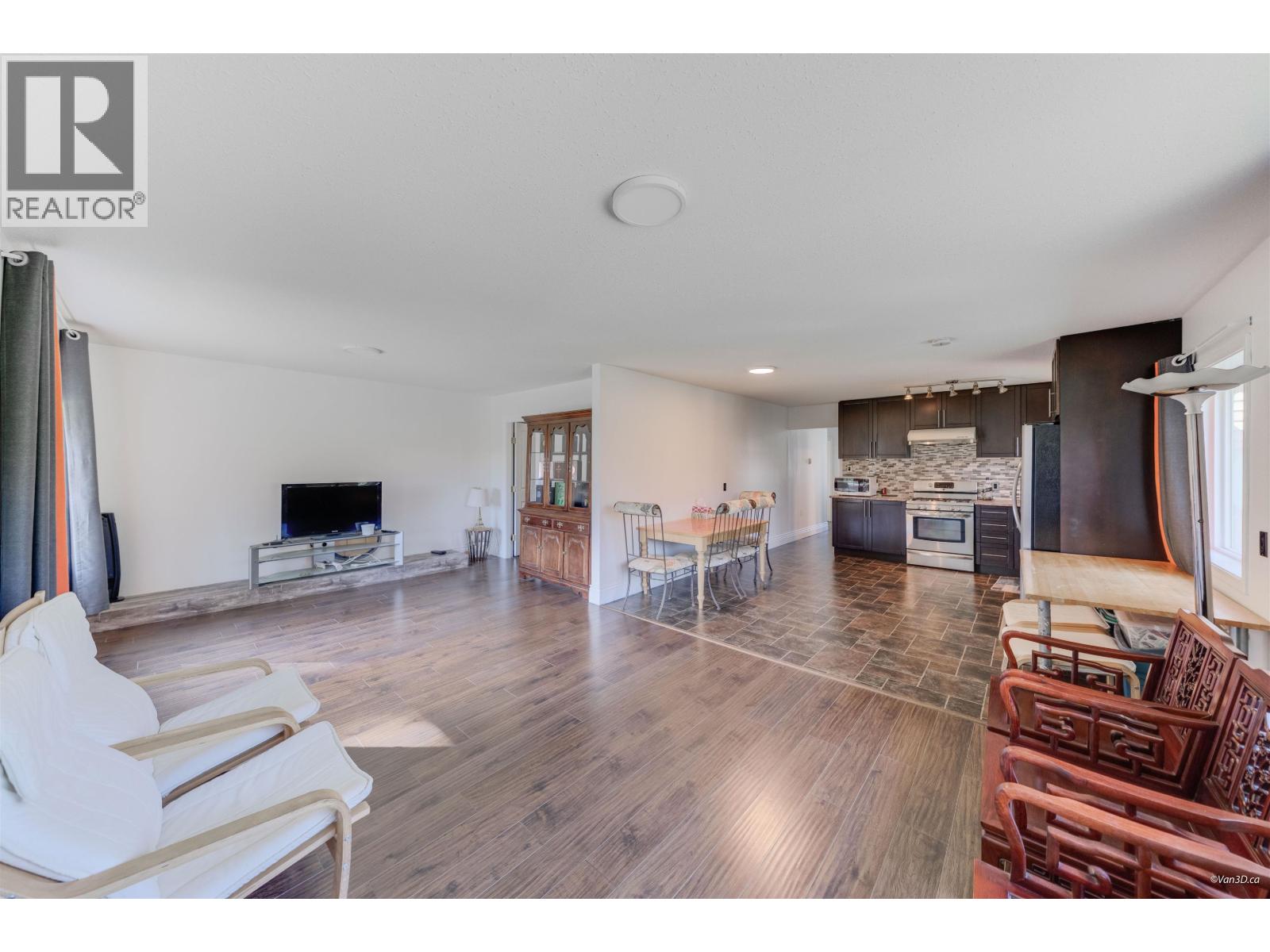 24483 Dewdney Trunk Road Property Photo 16