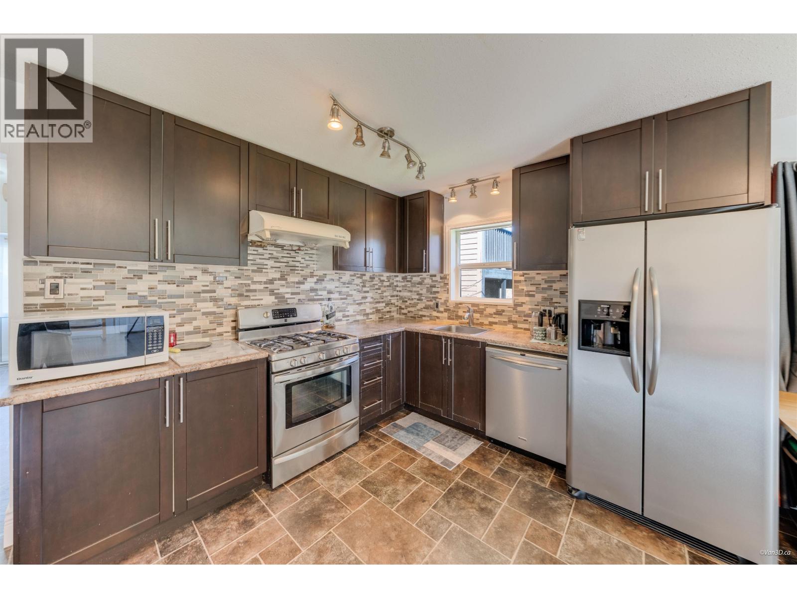 24483 Dewdney Trunk Road Property Photo 20